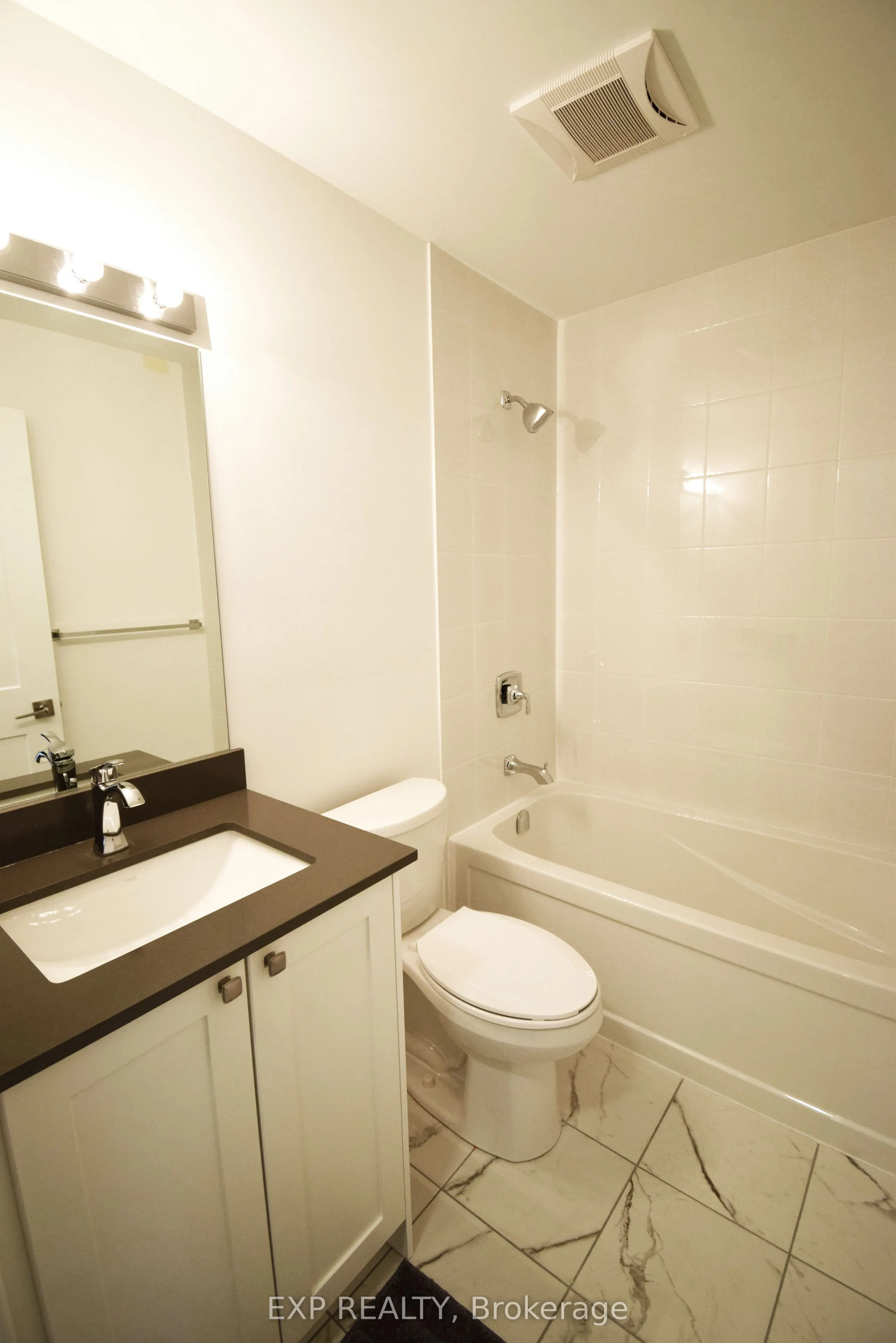 50 Lakebreeze Drive, #225