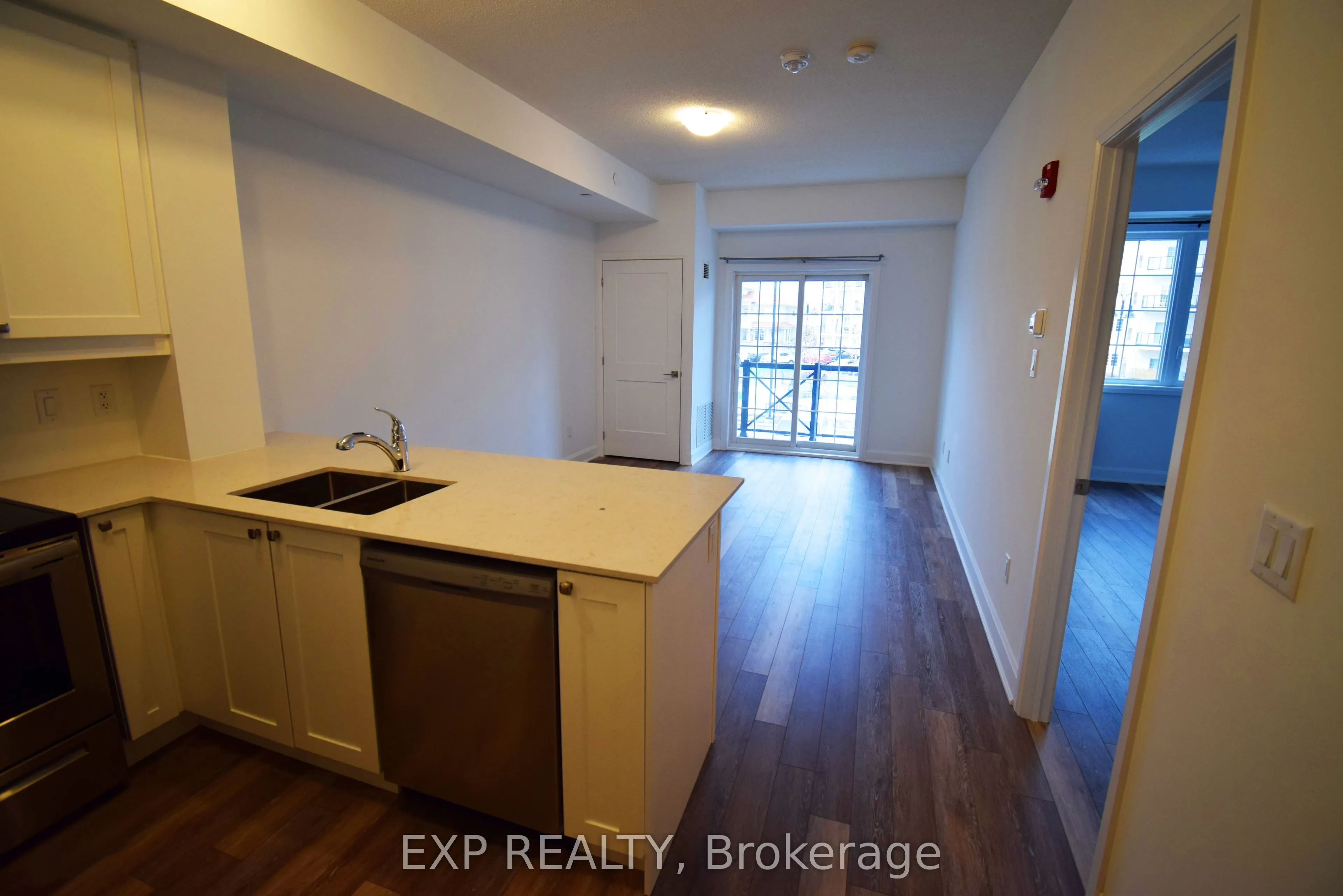 50 Lakebreeze Drive, #225