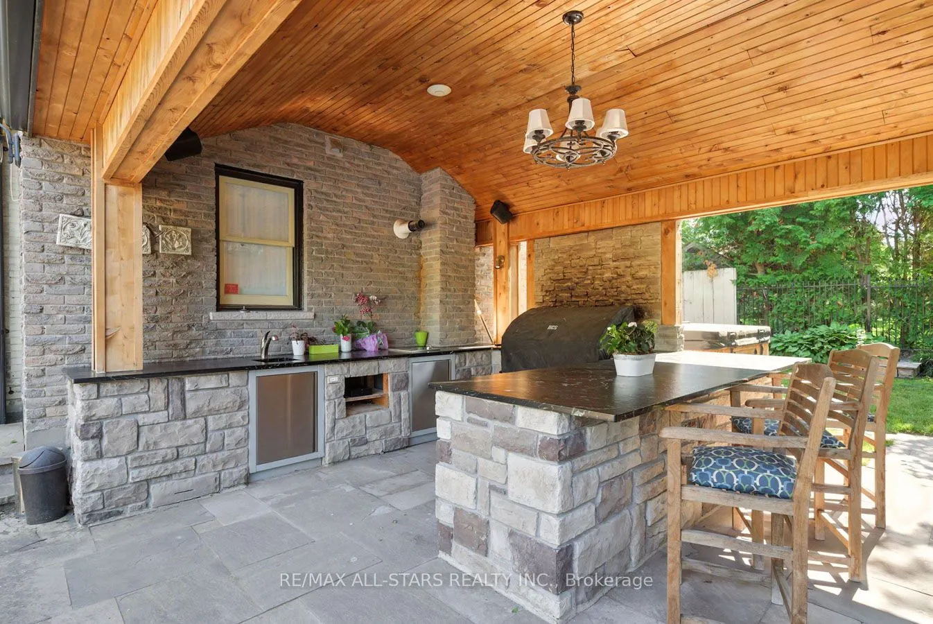 258 Cochrane Street