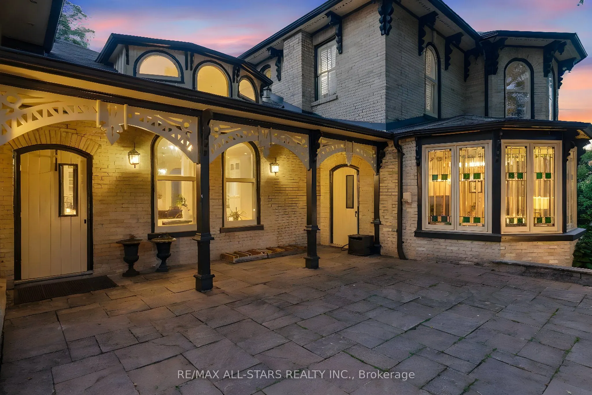 258 Cochrane Street