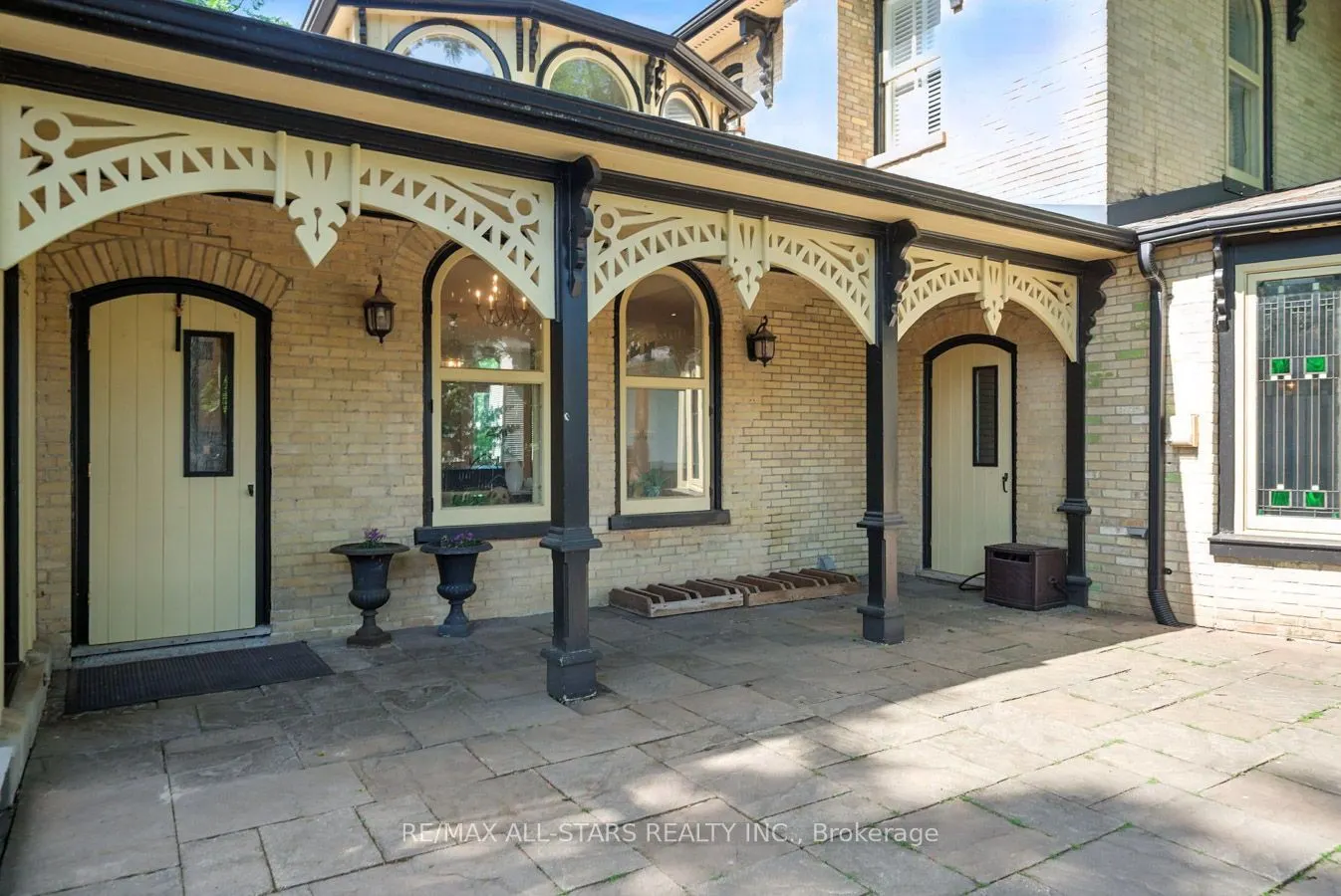 258 Cochrane Street