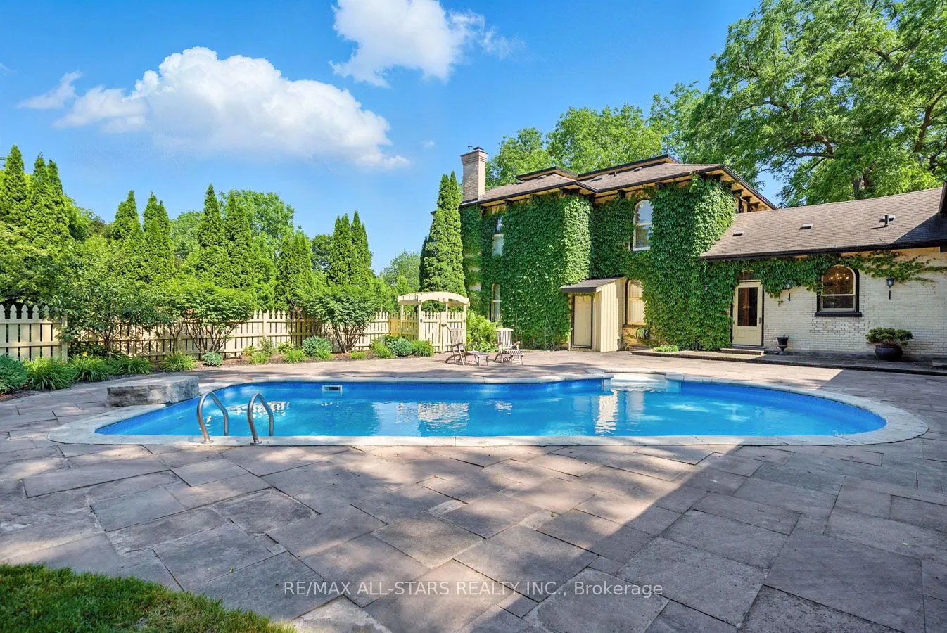 258 Cochrane Street
