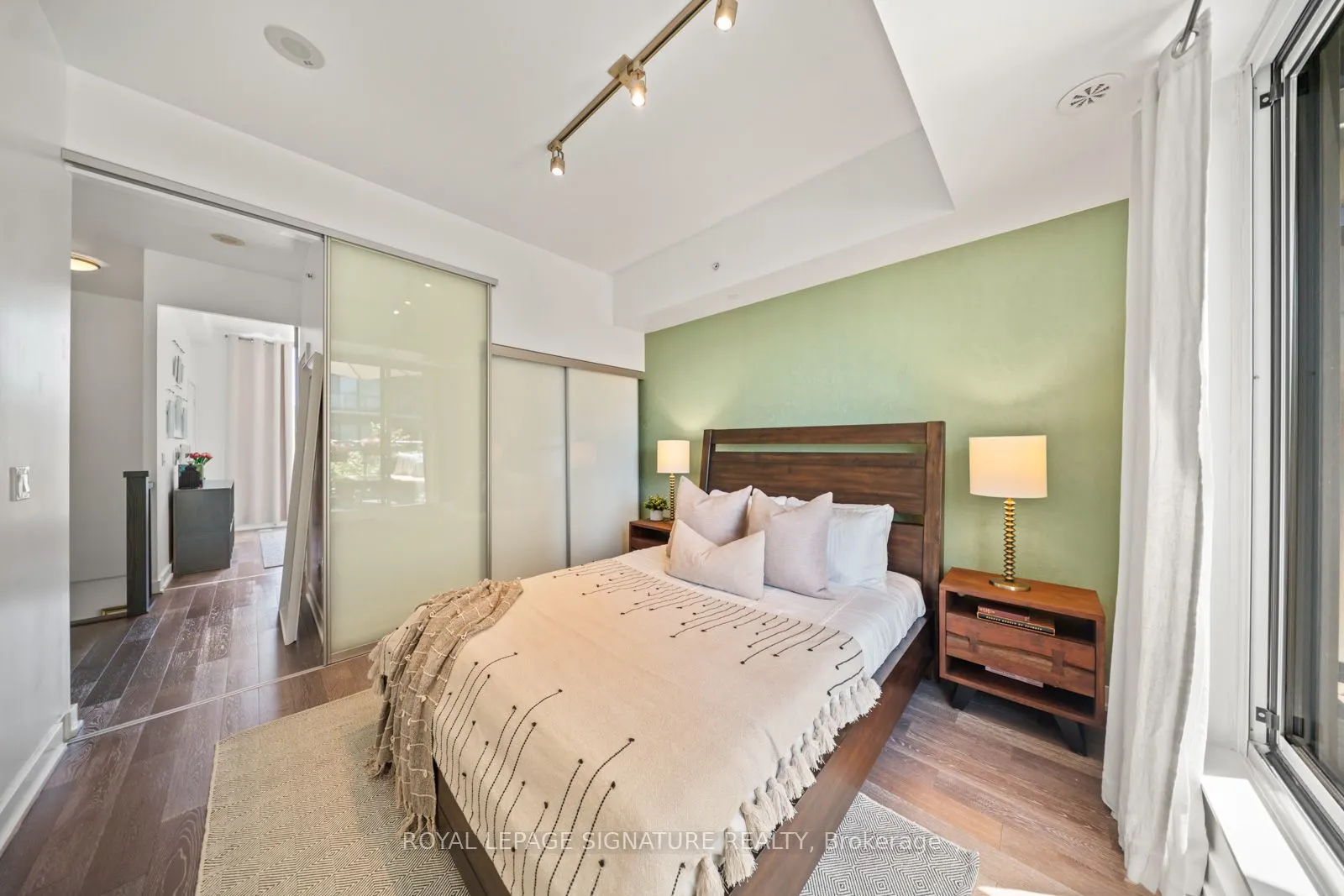 1190 Dundas Street E, #331