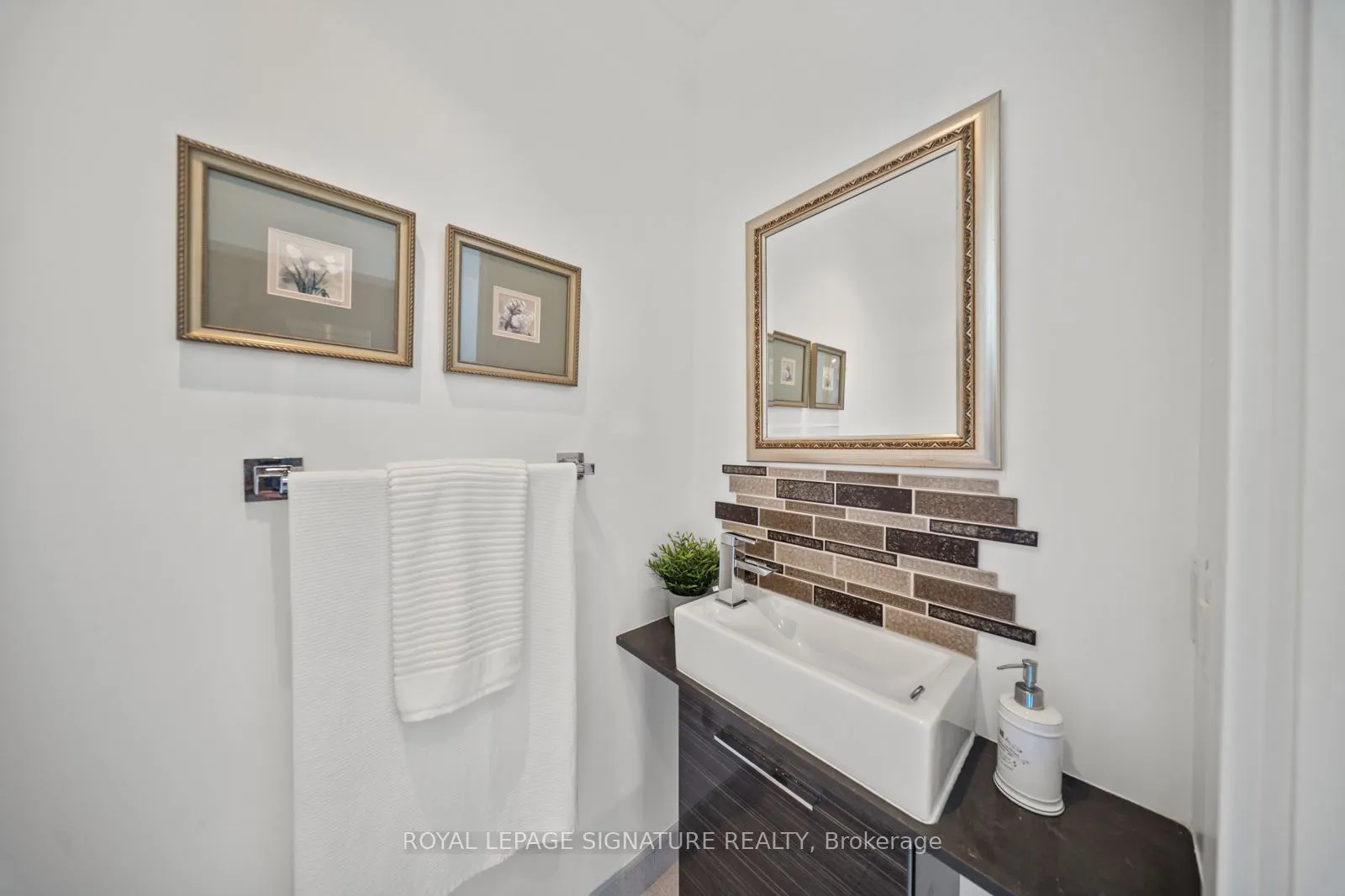1190 Dundas Street E, #331