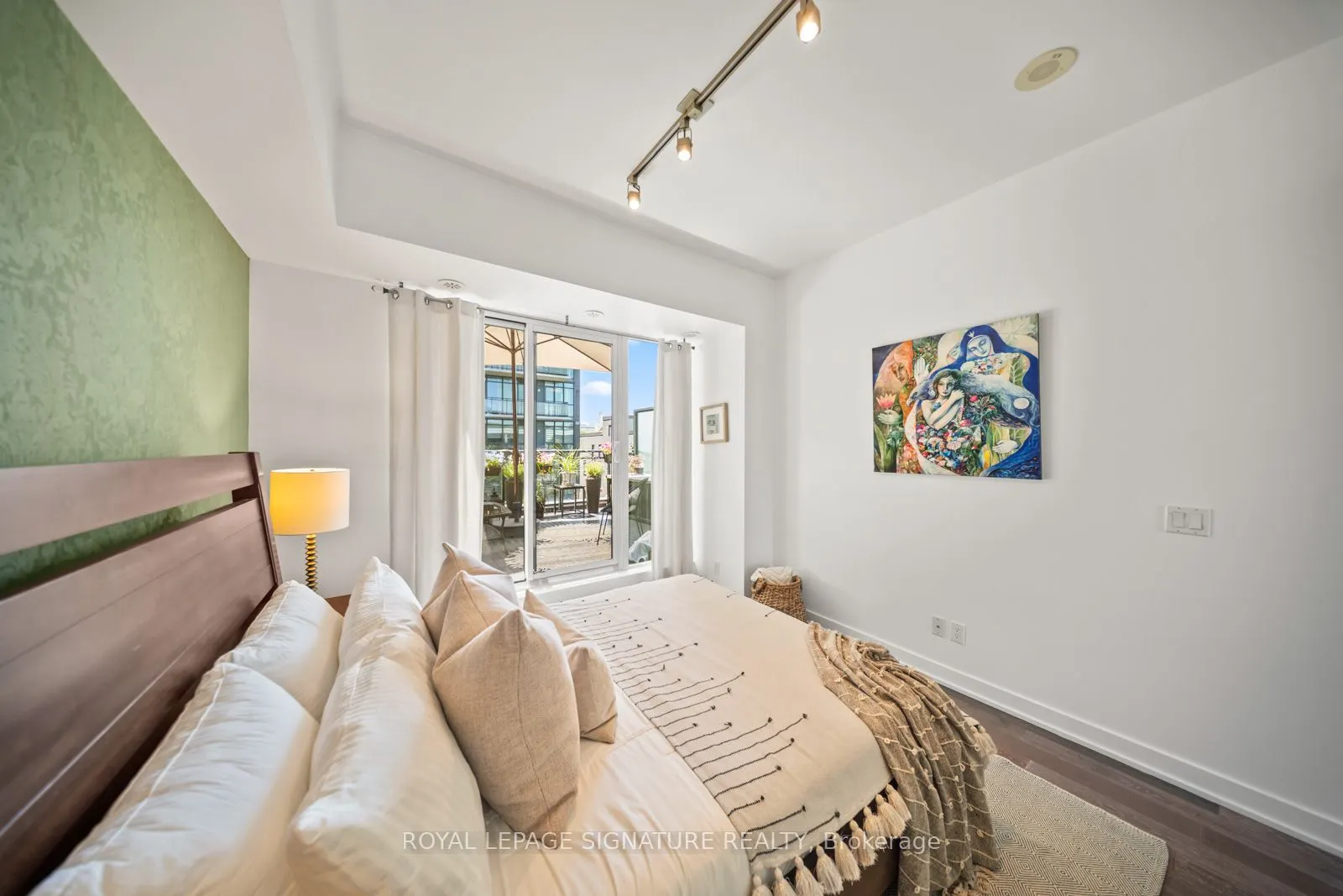 1190 Dundas Street E, #331