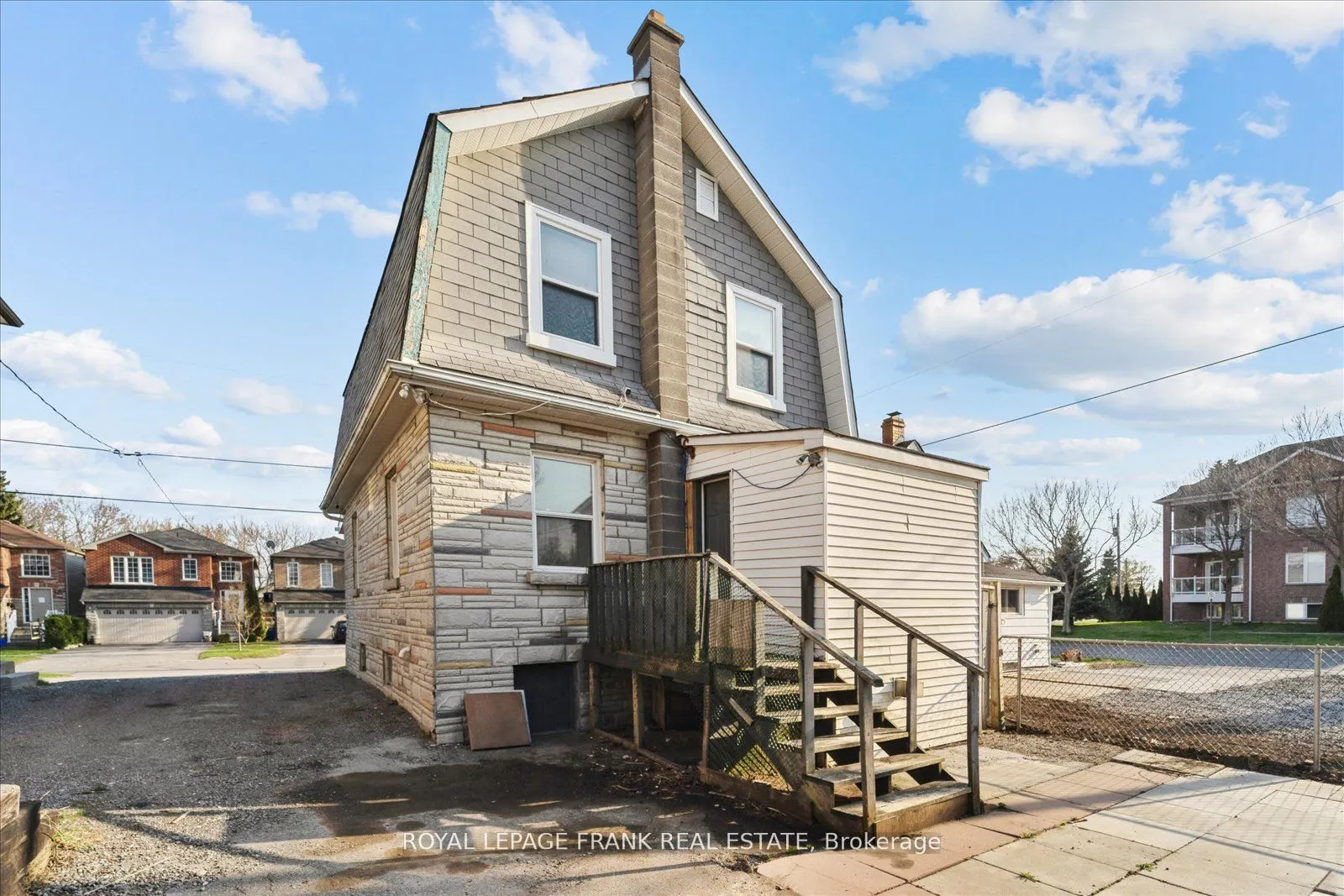 352 Pine Avenue