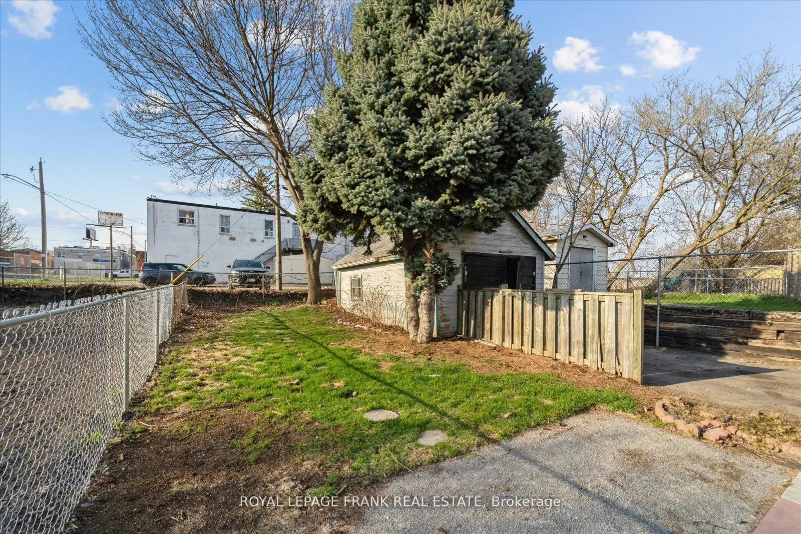 352 Pine Avenue