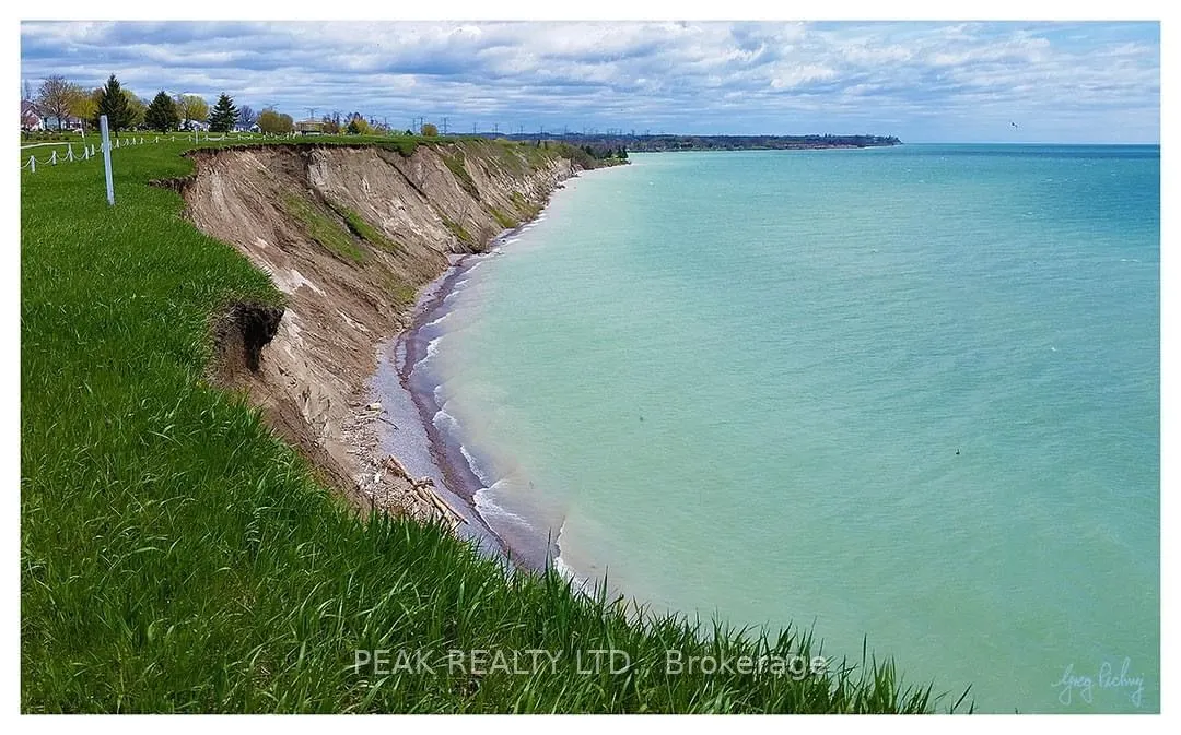 71 Bluffs Road