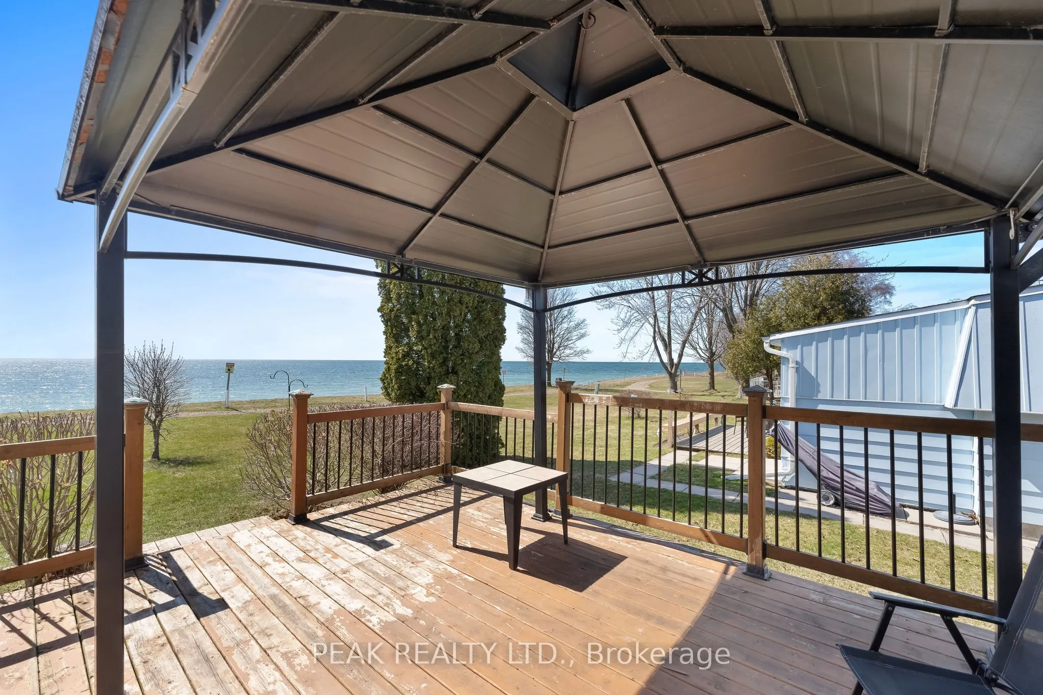 71 Bluffs Road