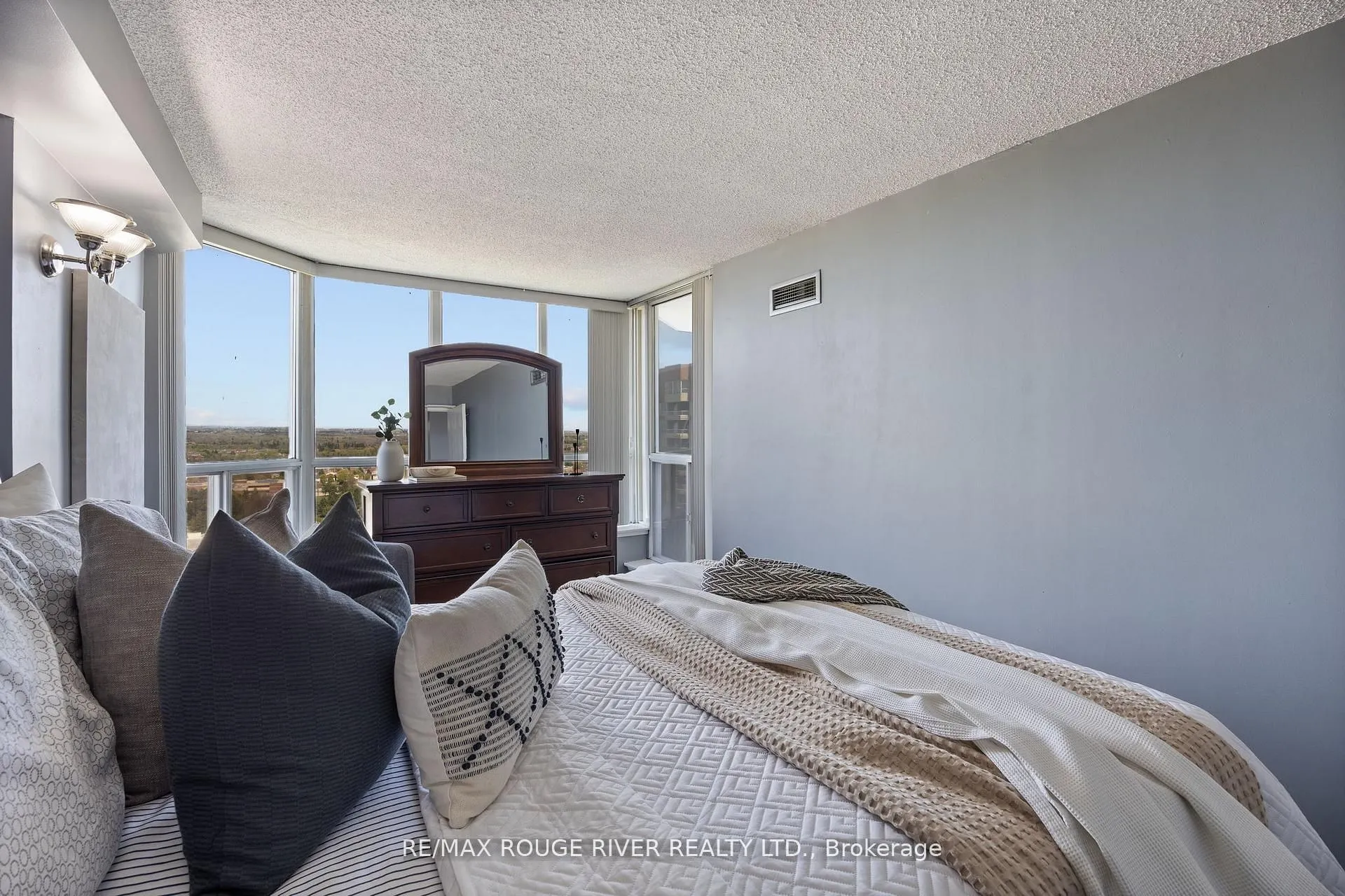 400 McLevin Avenue, #1804