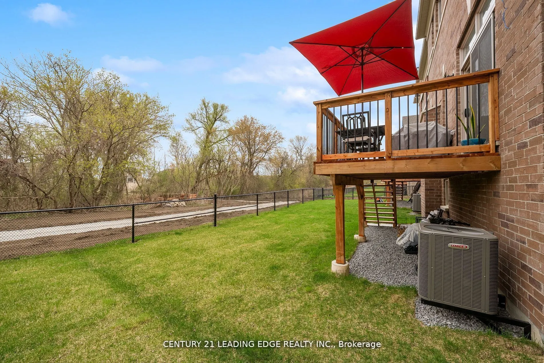 89 Deer Ridge Crescent