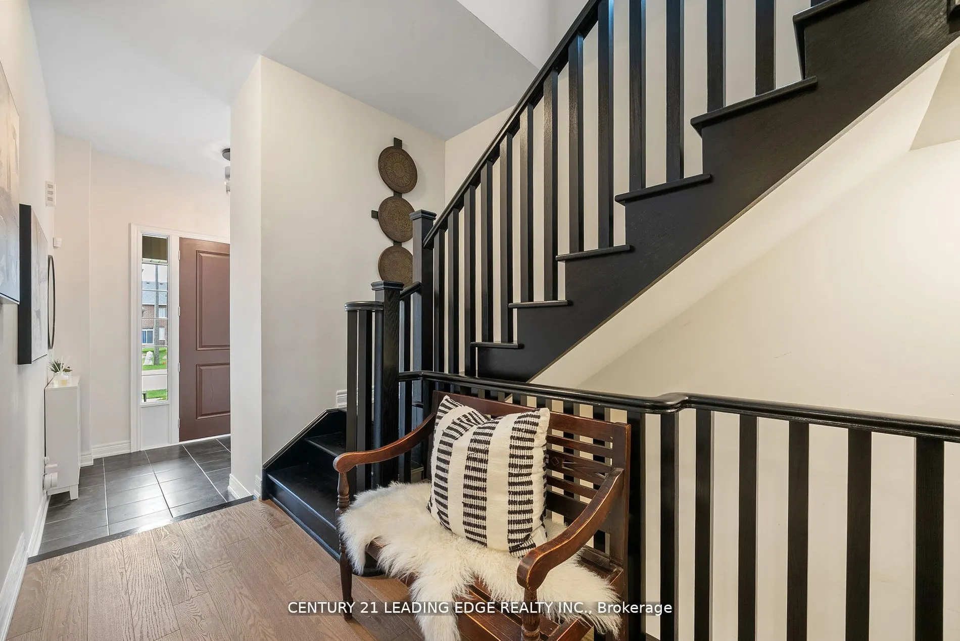 89 Deer Ridge Crescent