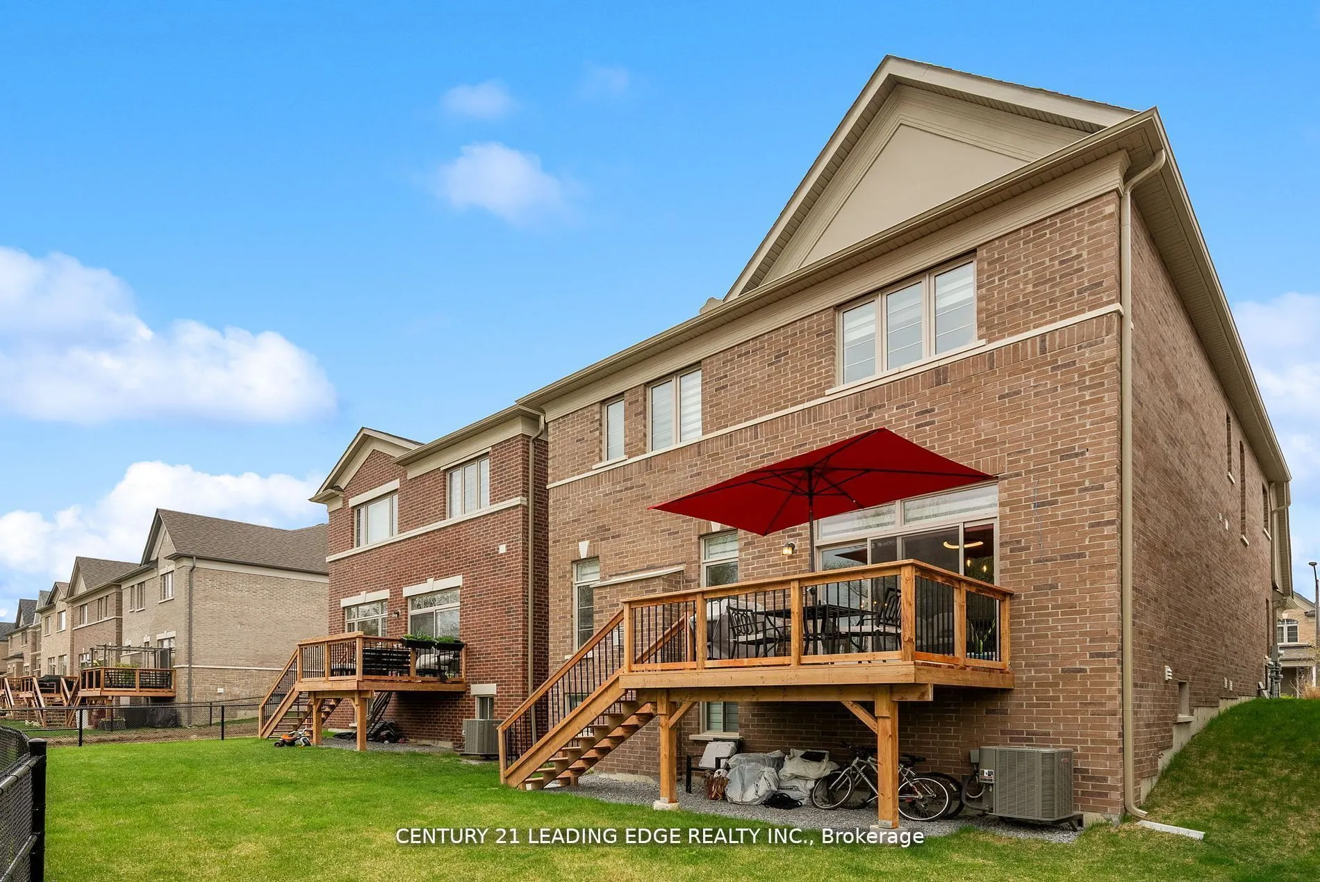 89 Deer Ridge Crescent