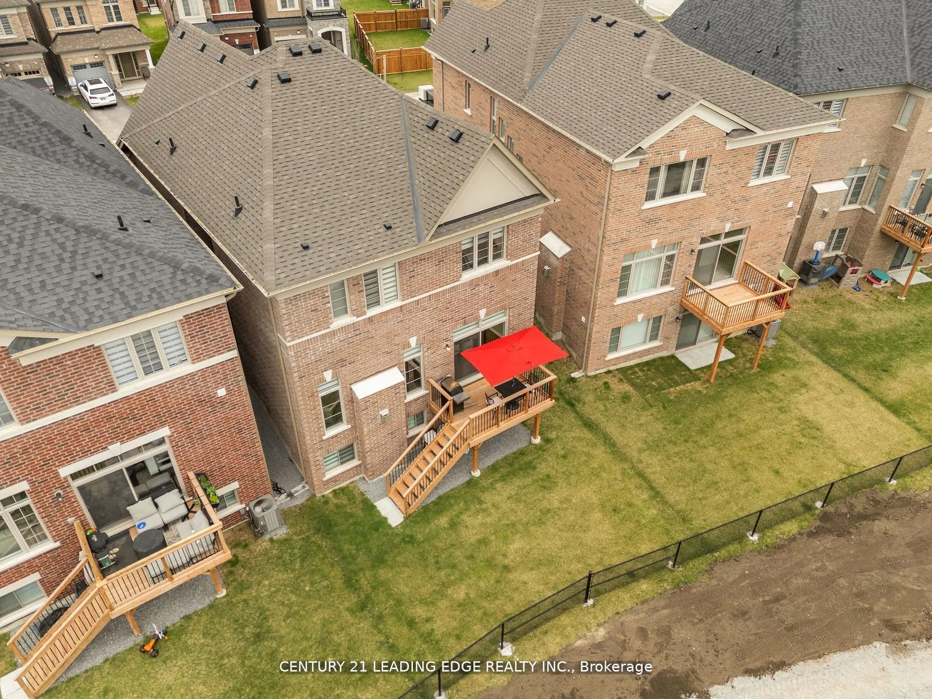 89 Deer Ridge Crescent