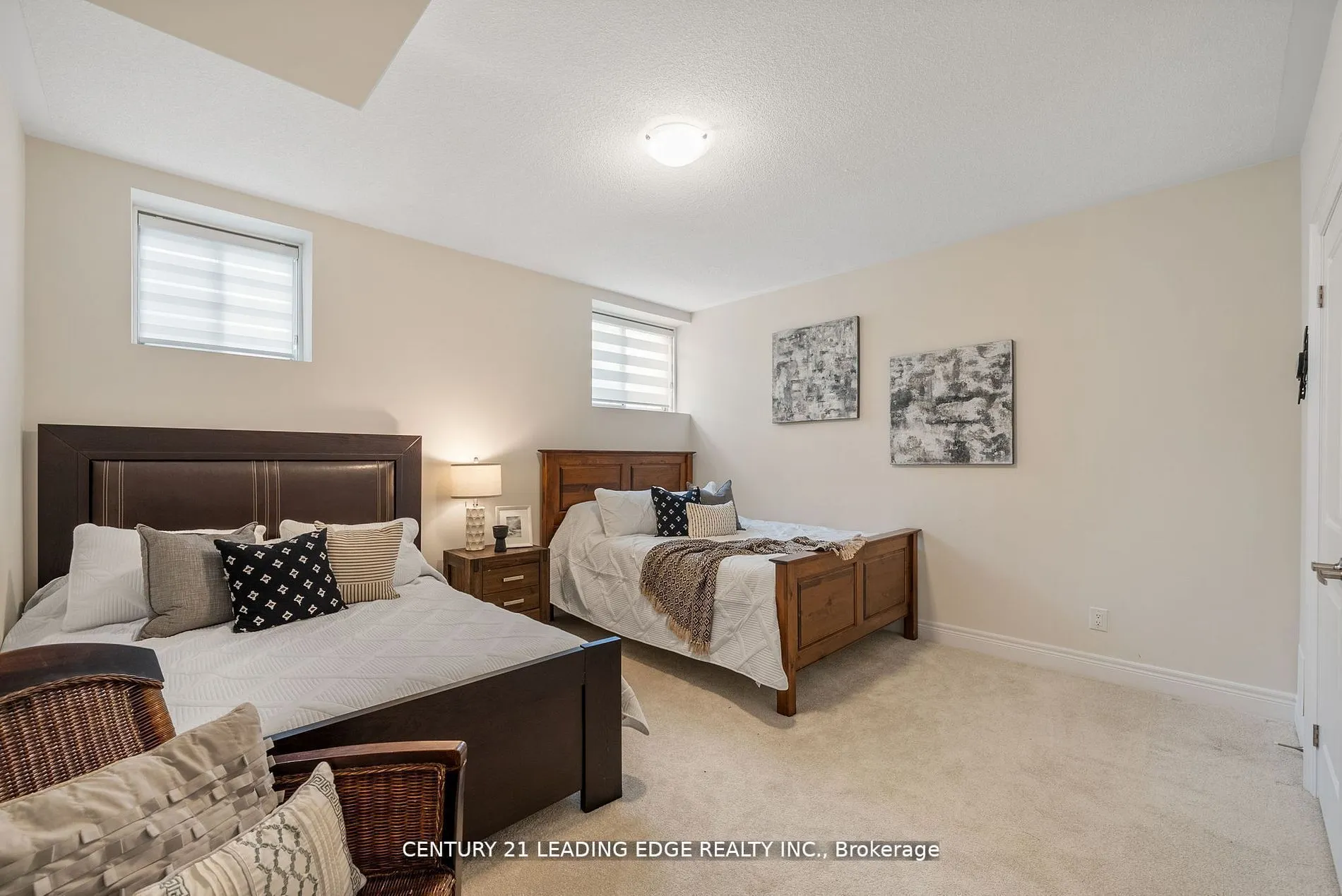89 Deer Ridge Crescent