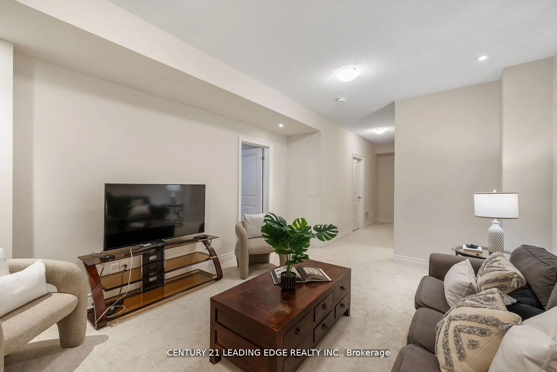 89 Deer Ridge Crescent