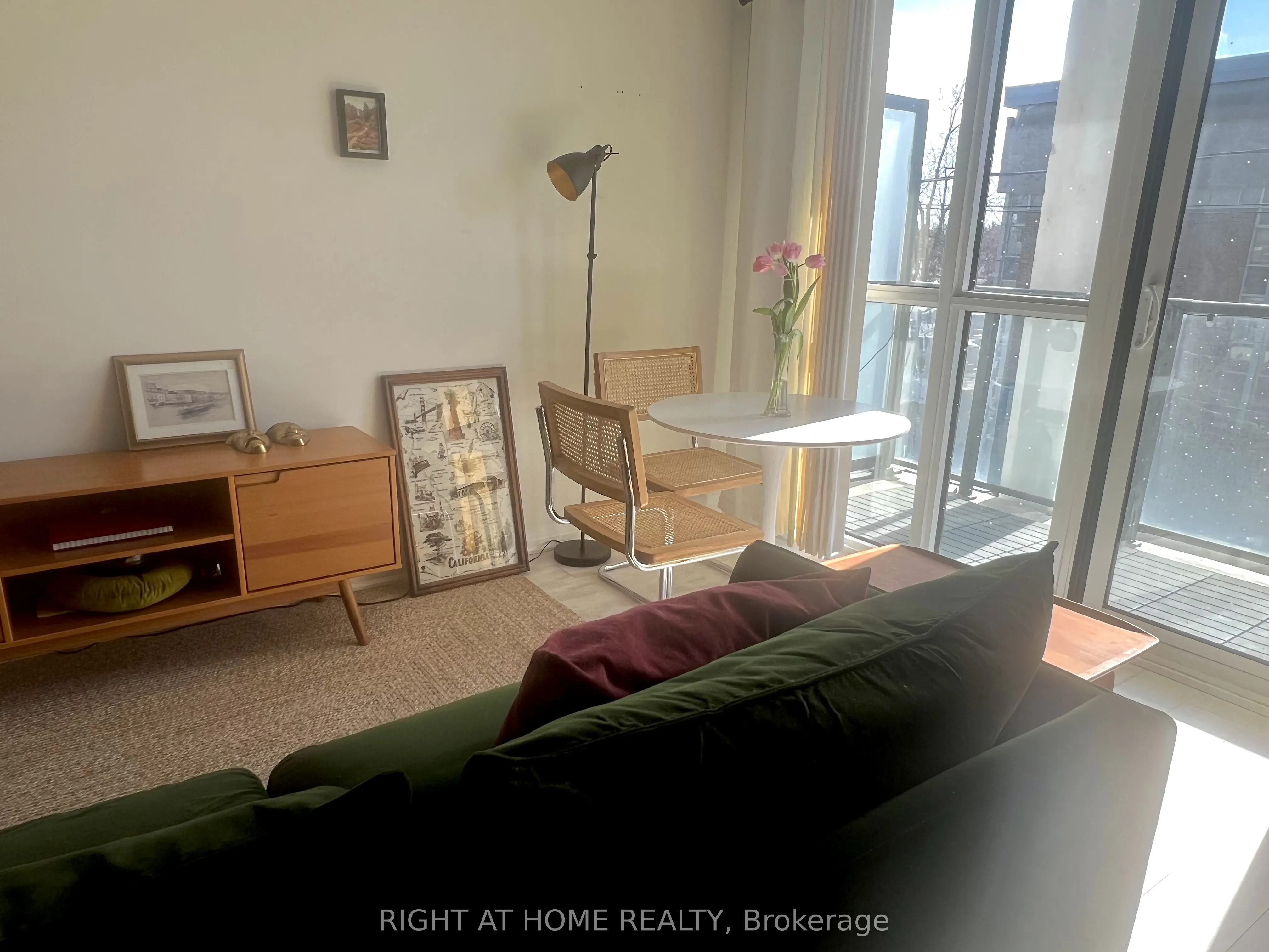 1630 Queen Street E, #202