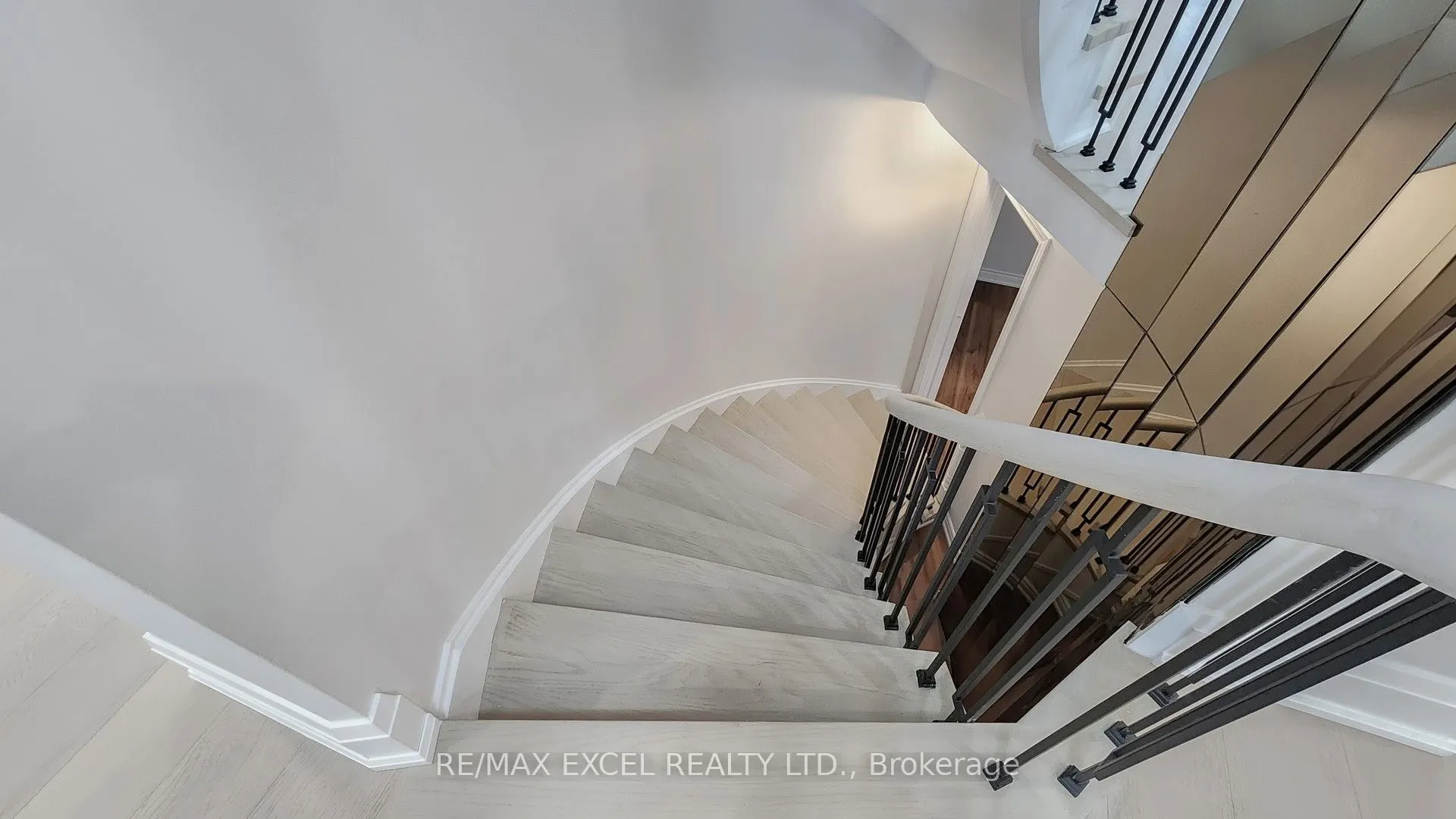 80 Eagleview Crescent