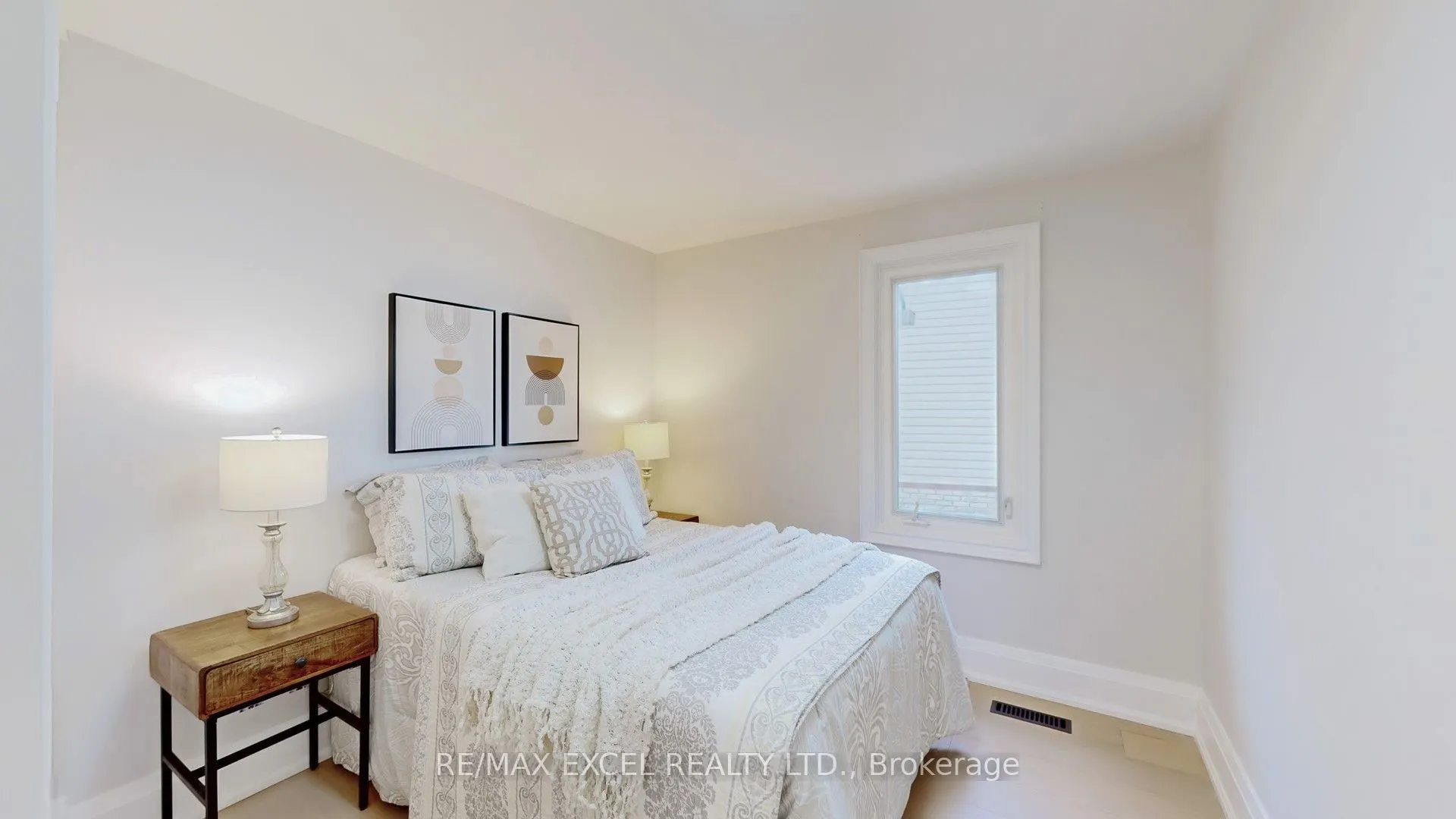 80 Eagleview Crescent