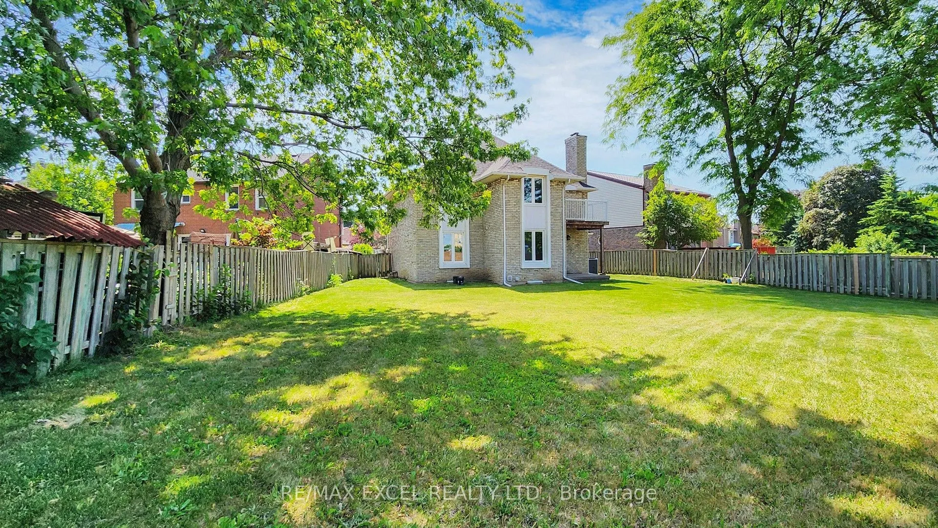 80 Eagleview Crescent