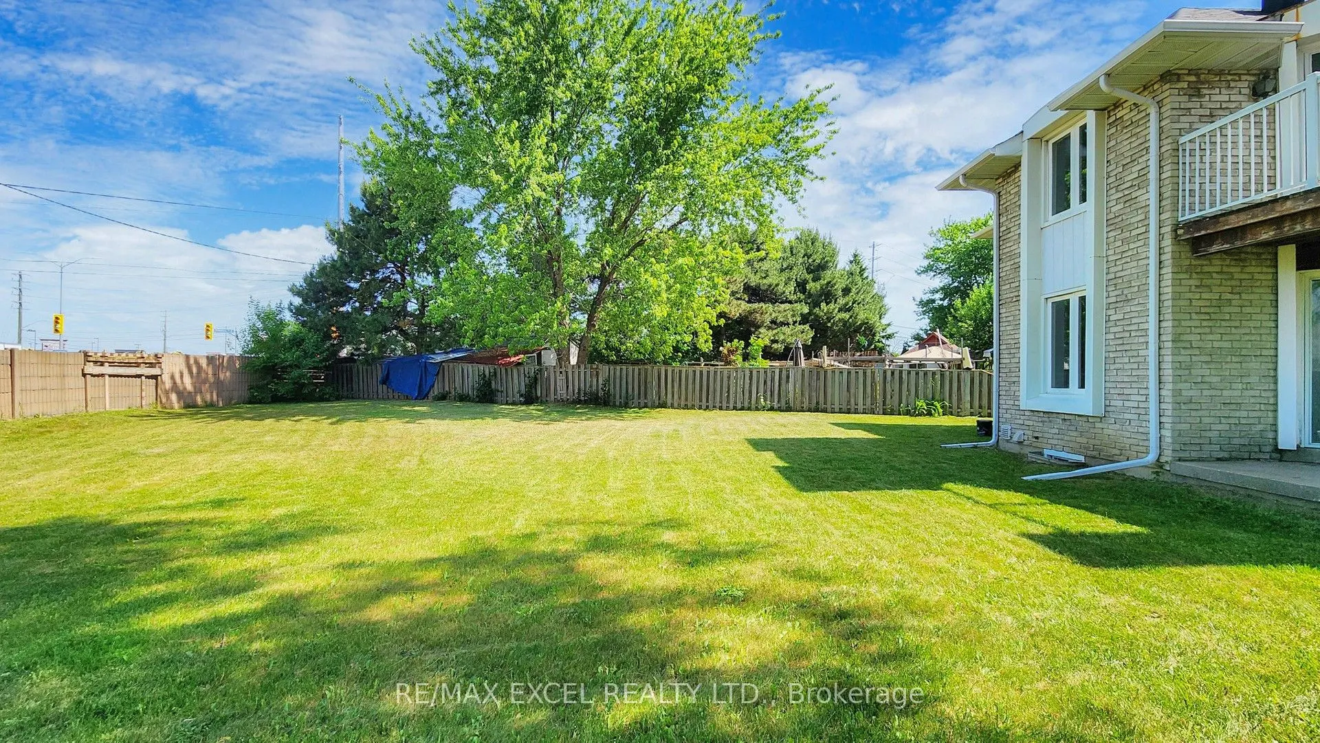 80 Eagleview Crescent
