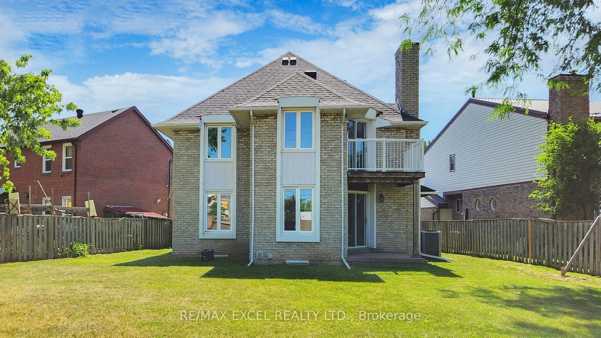 80 Eagleview Crescent