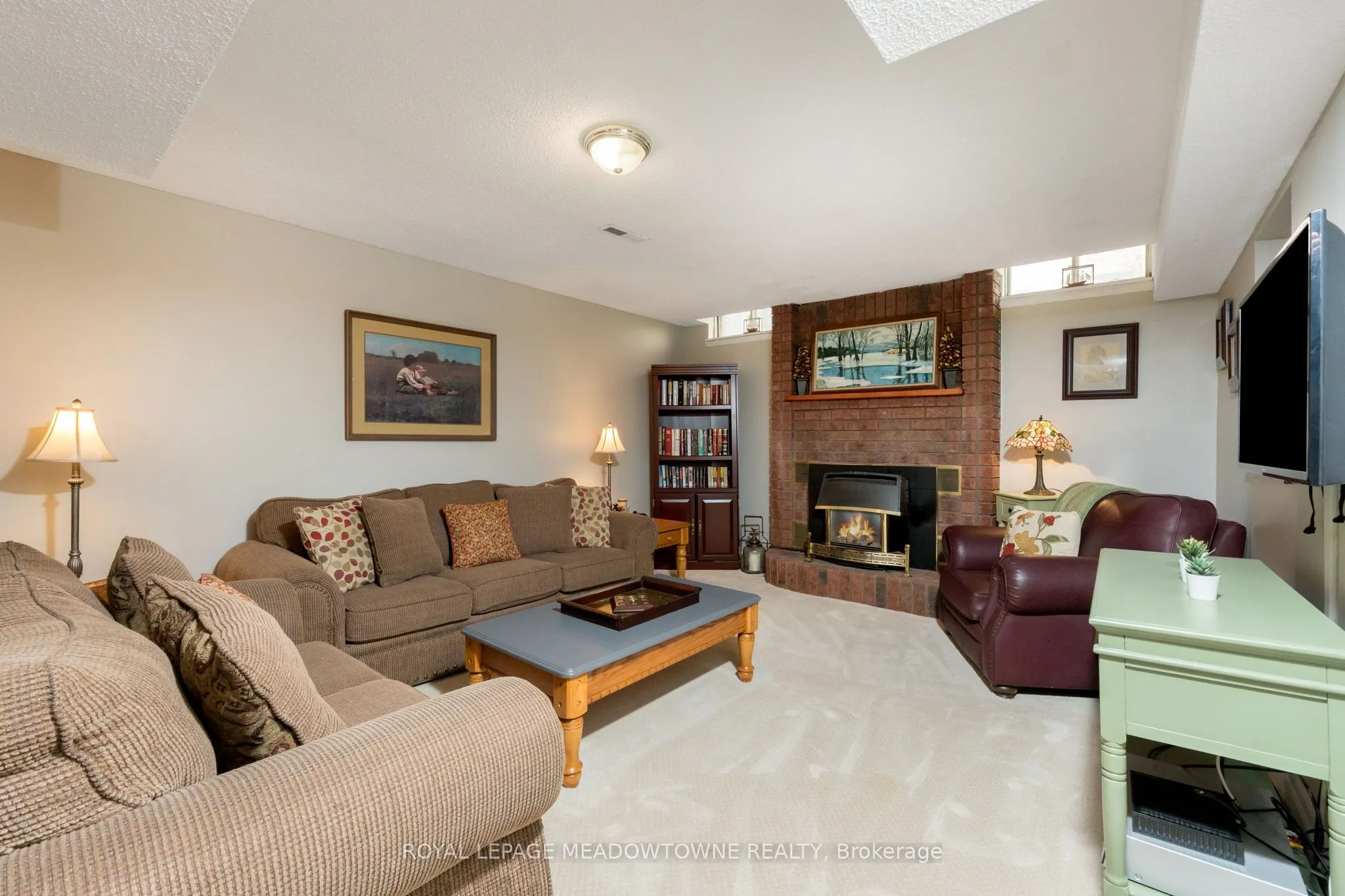 52 Canadian Oaks Drive