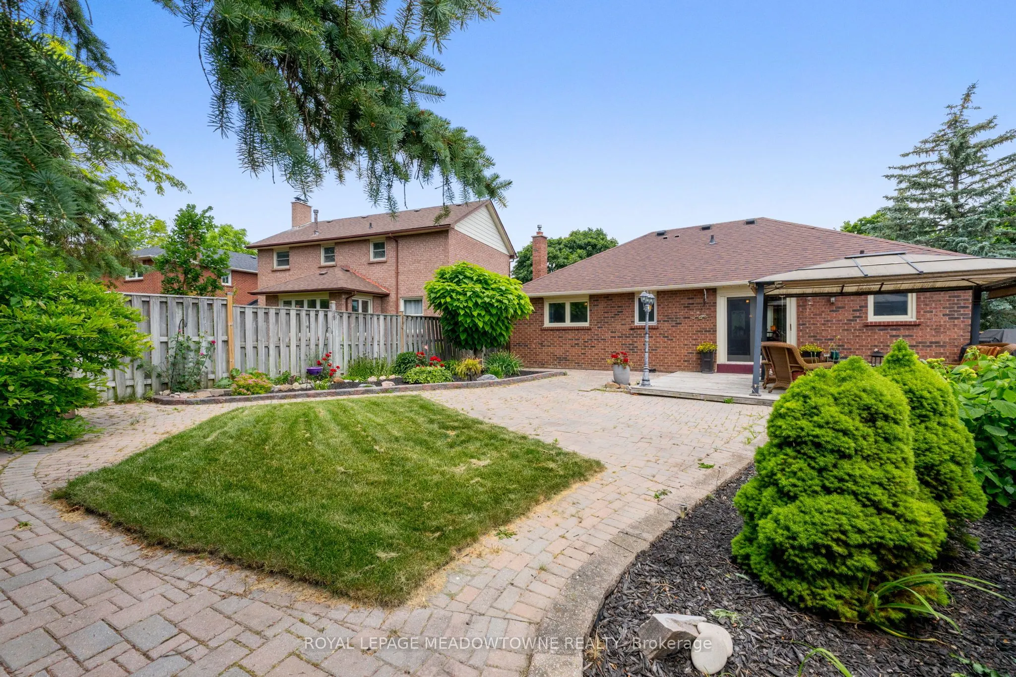 52 Canadian Oaks Drive