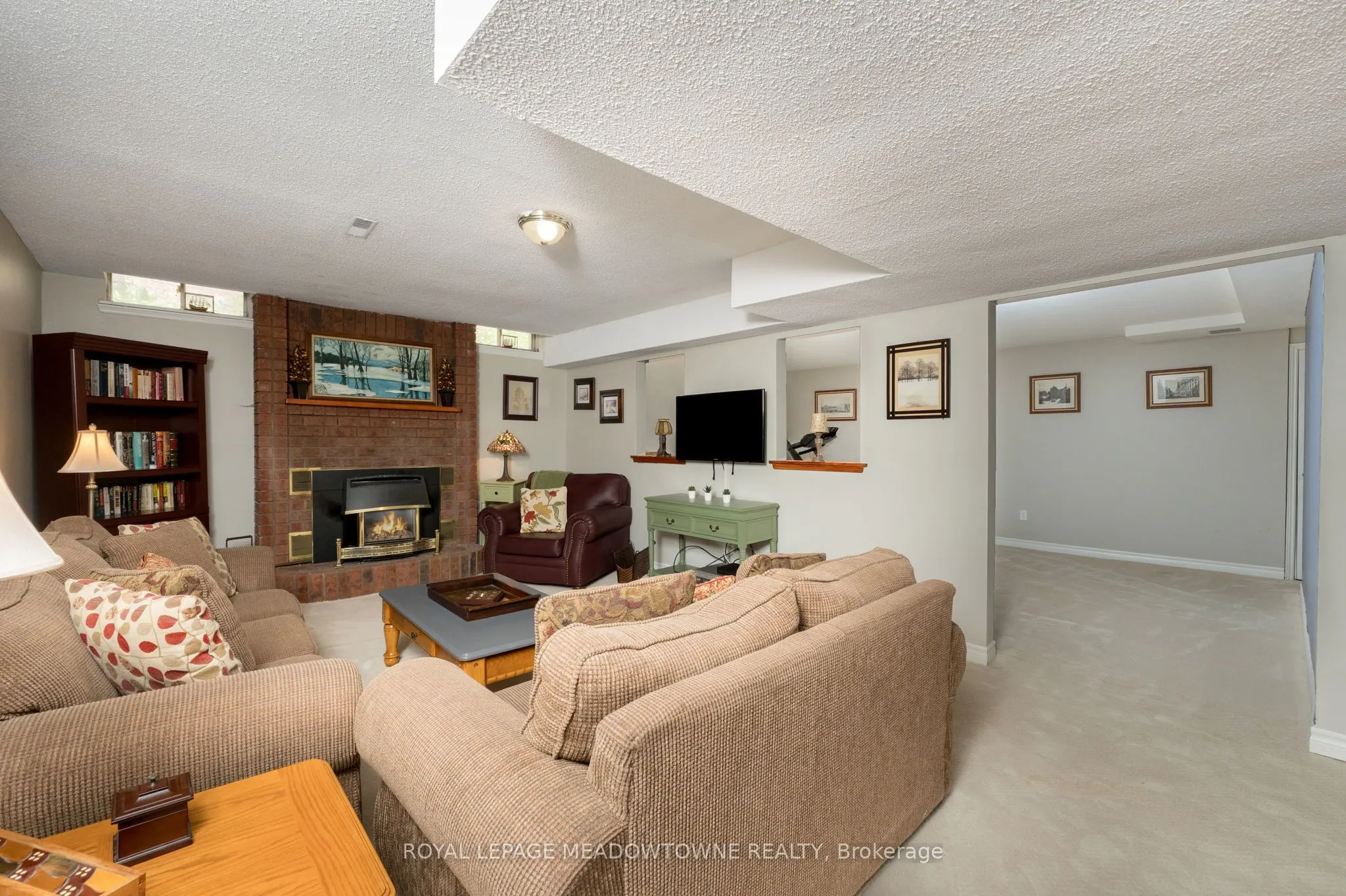 52 Canadian Oaks Drive