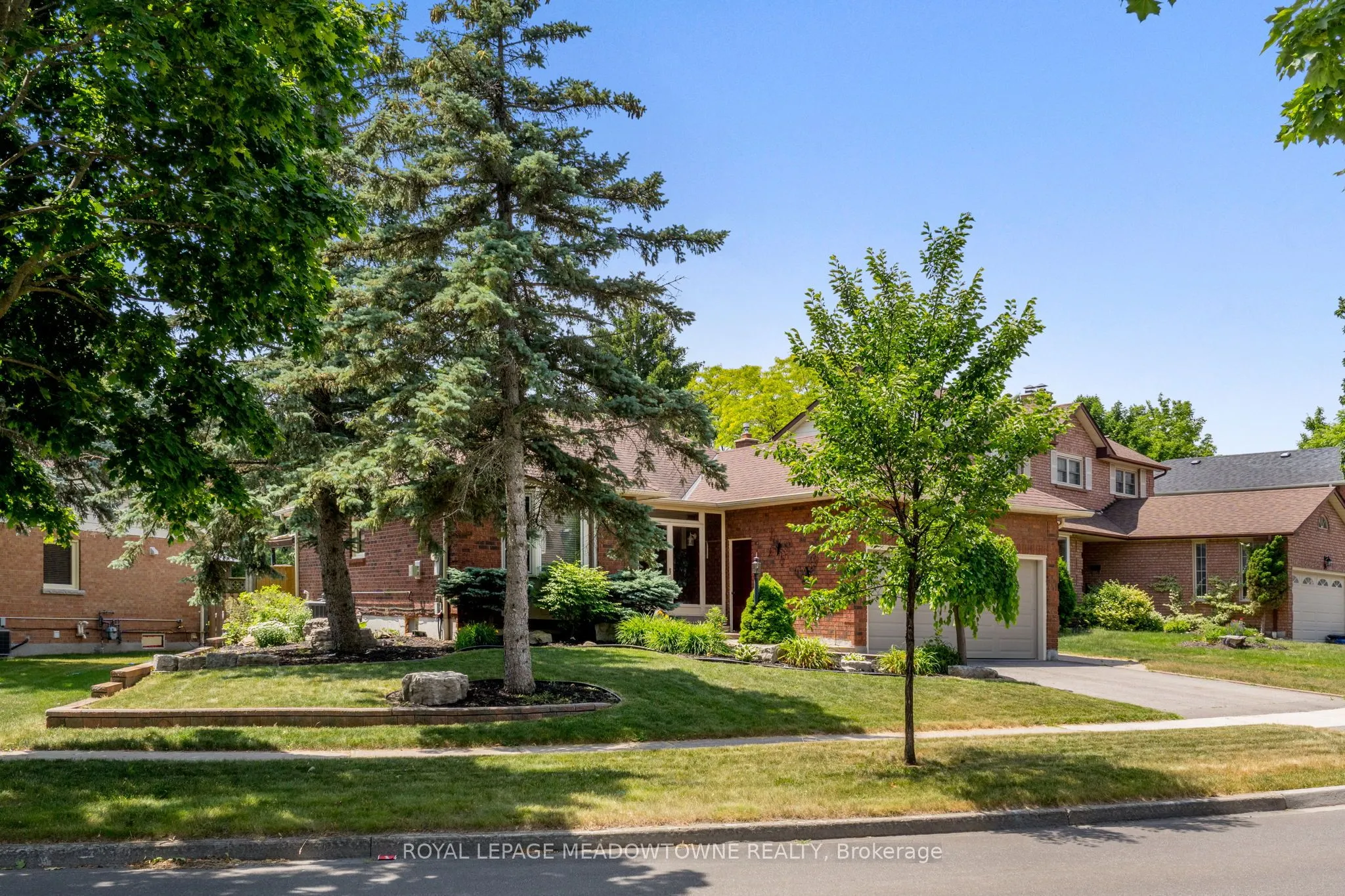52 Canadian Oaks Drive