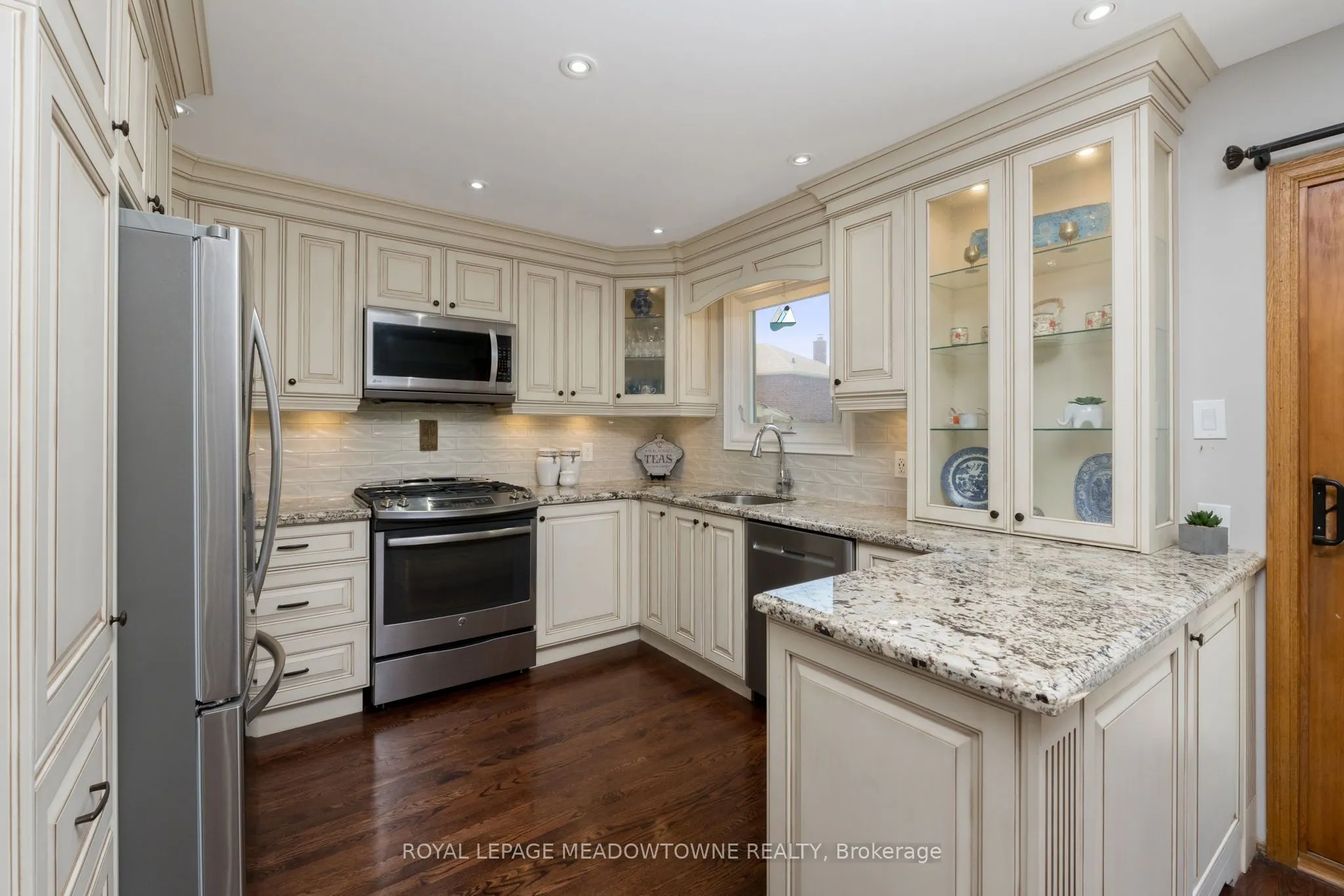 52 Canadian Oaks Drive