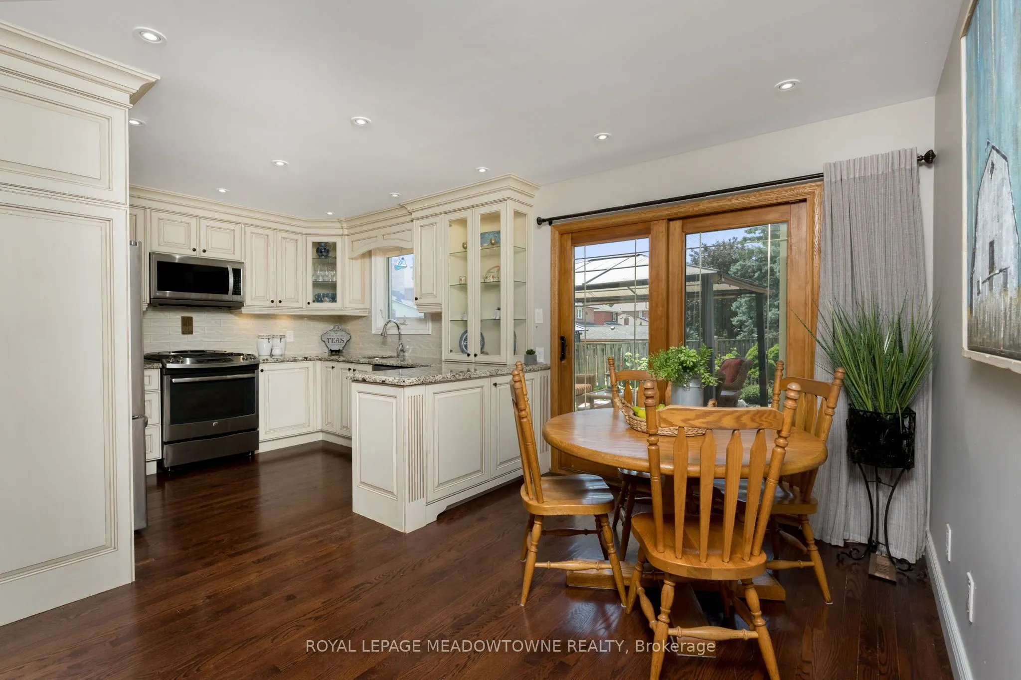 52 Canadian Oaks Drive