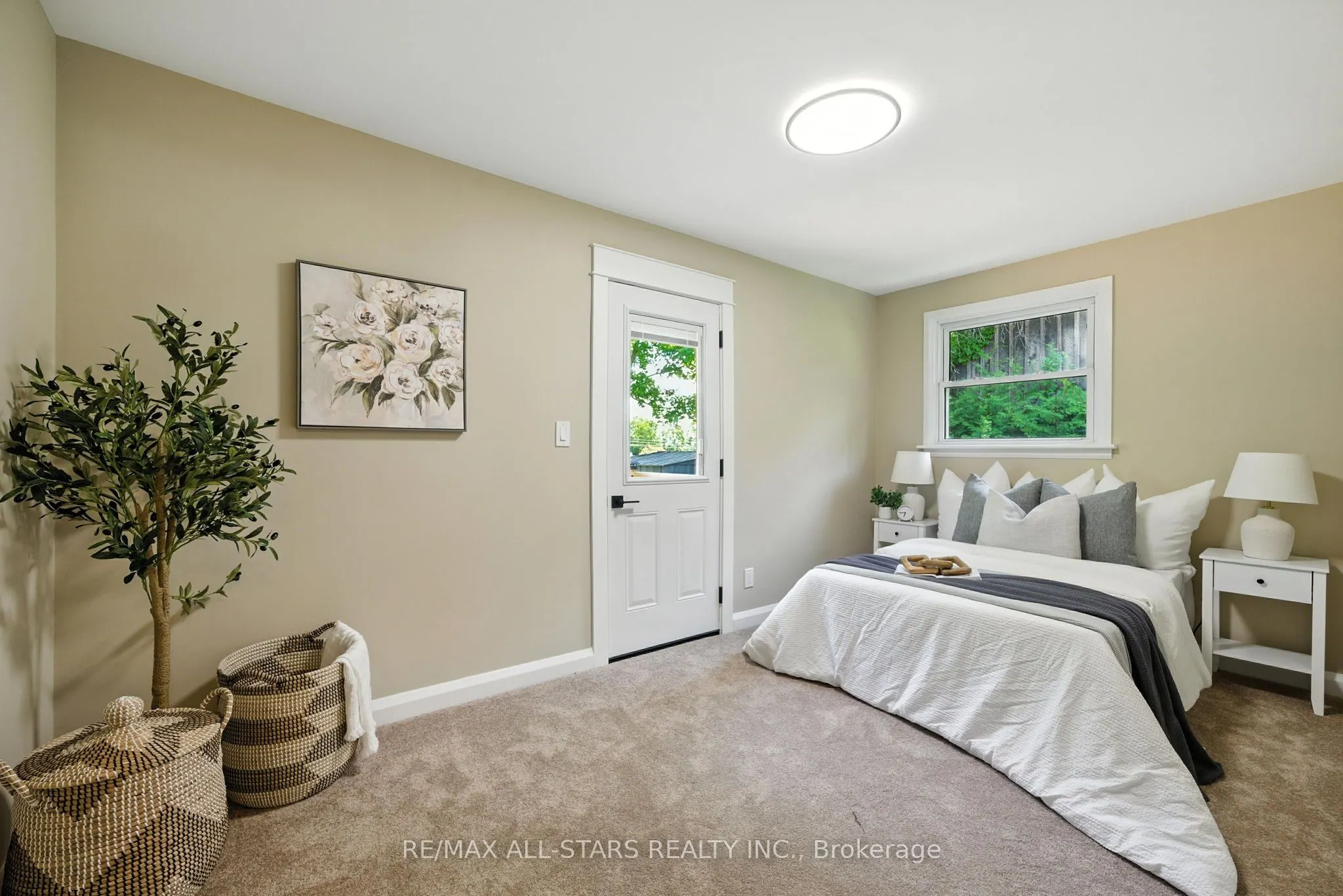 307 Cochrane Street