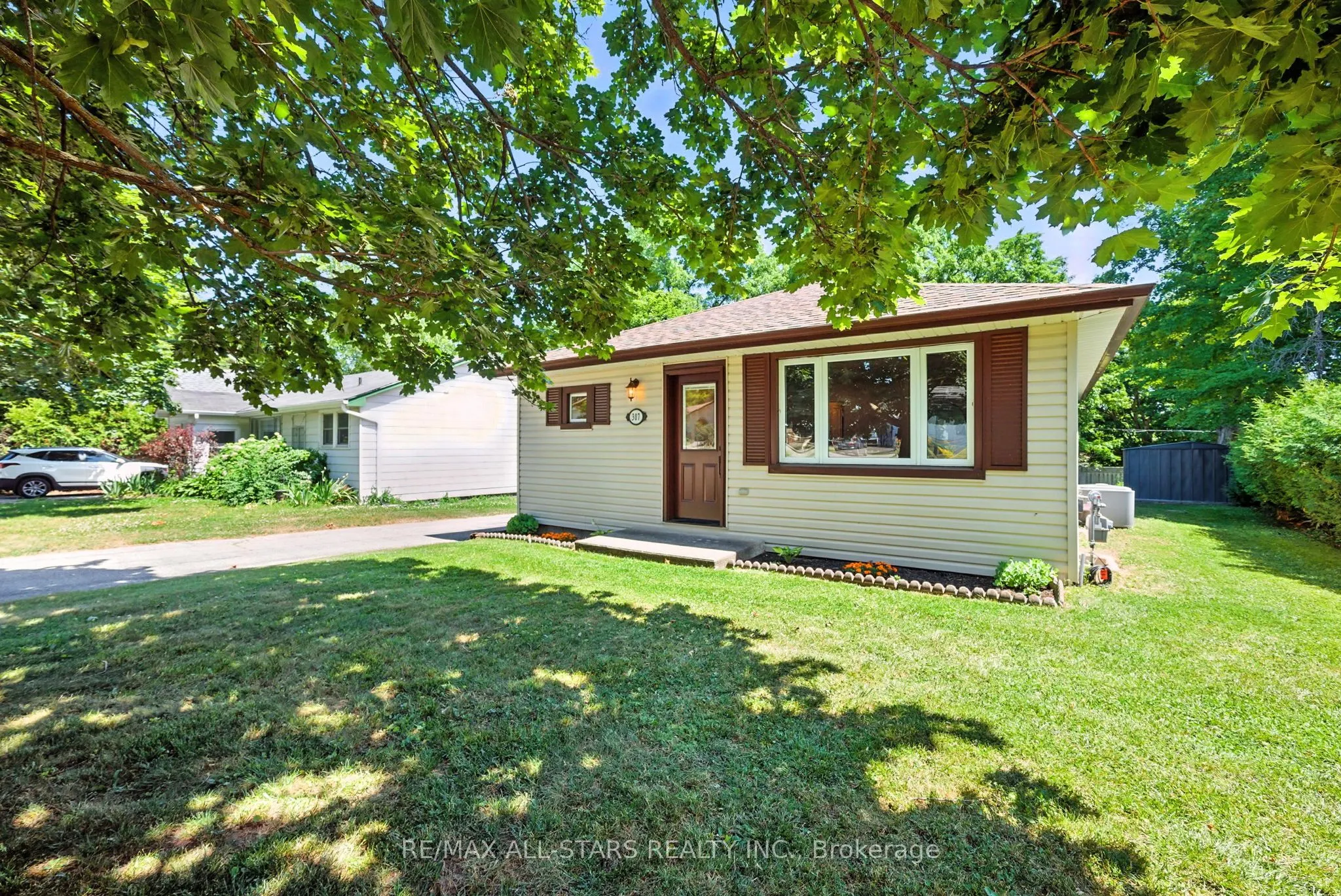 307 Cochrane Street