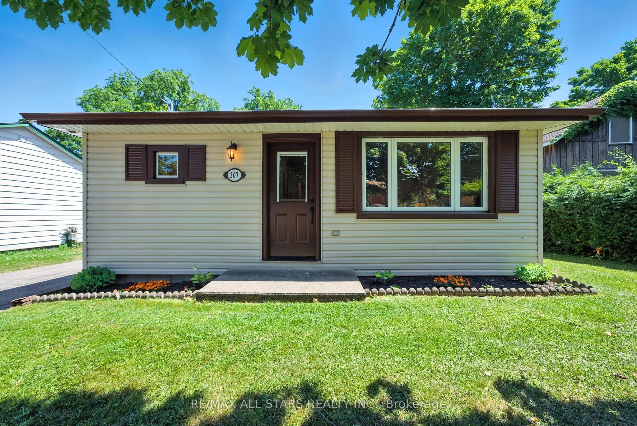 307 Cochrane Street