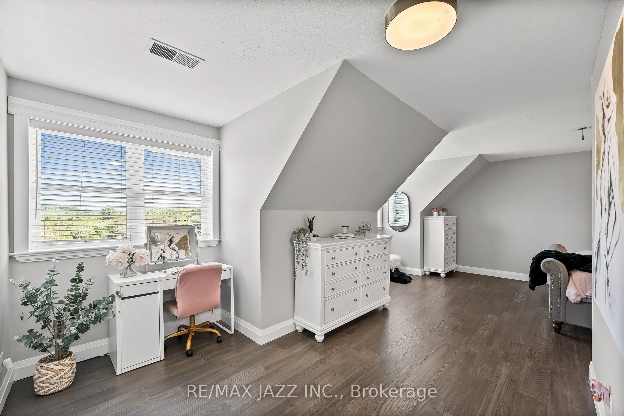 3476 Concession 8 Road