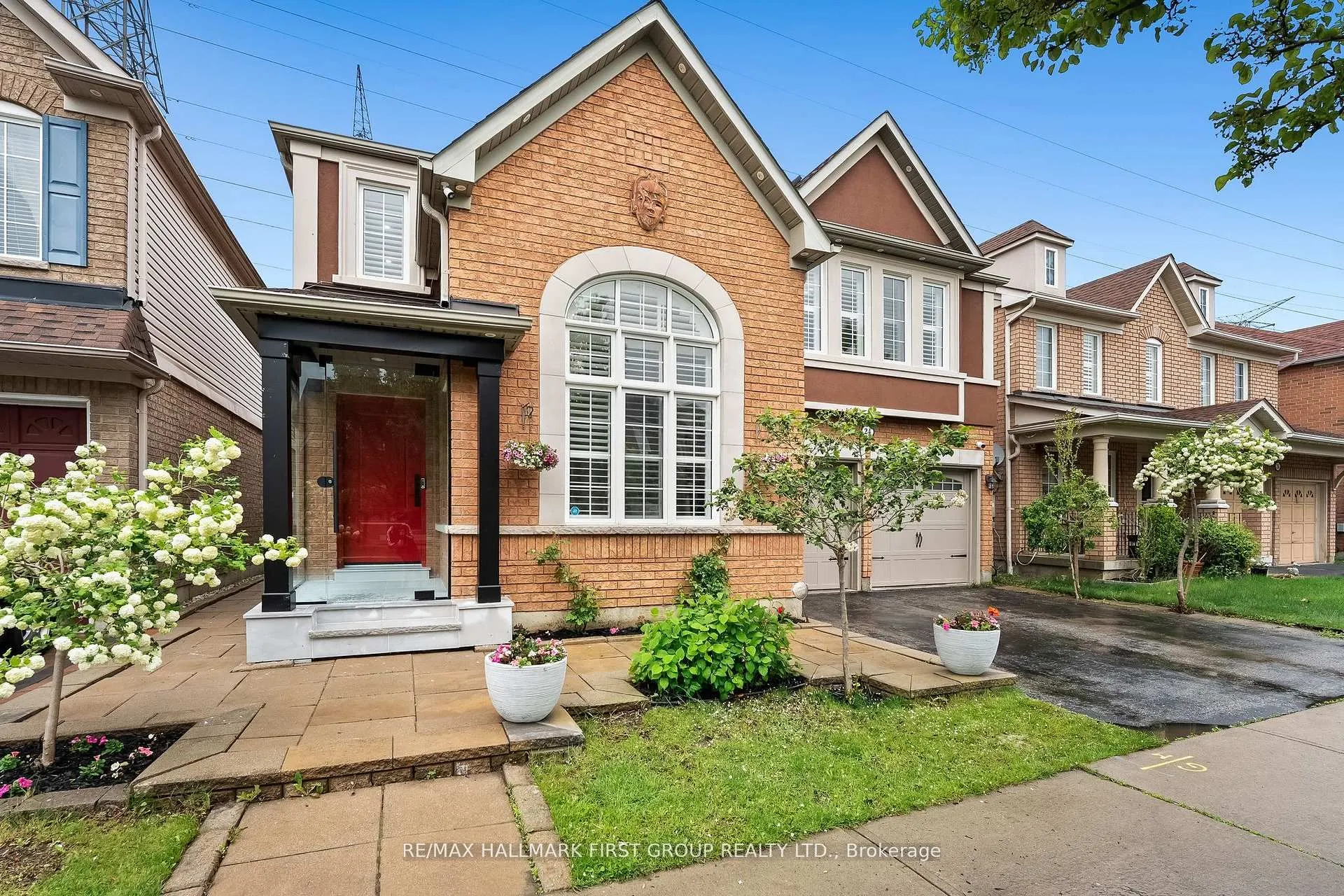 24 Grainger Crescent