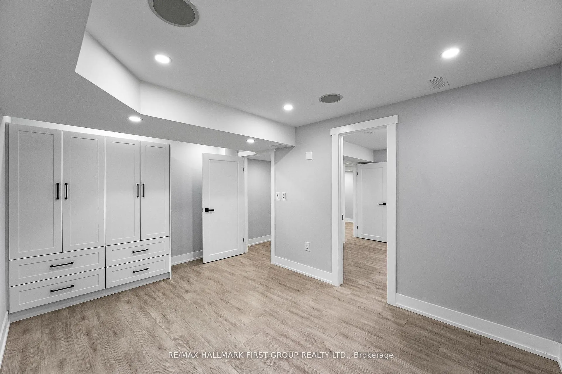 24 Grainger Crescent