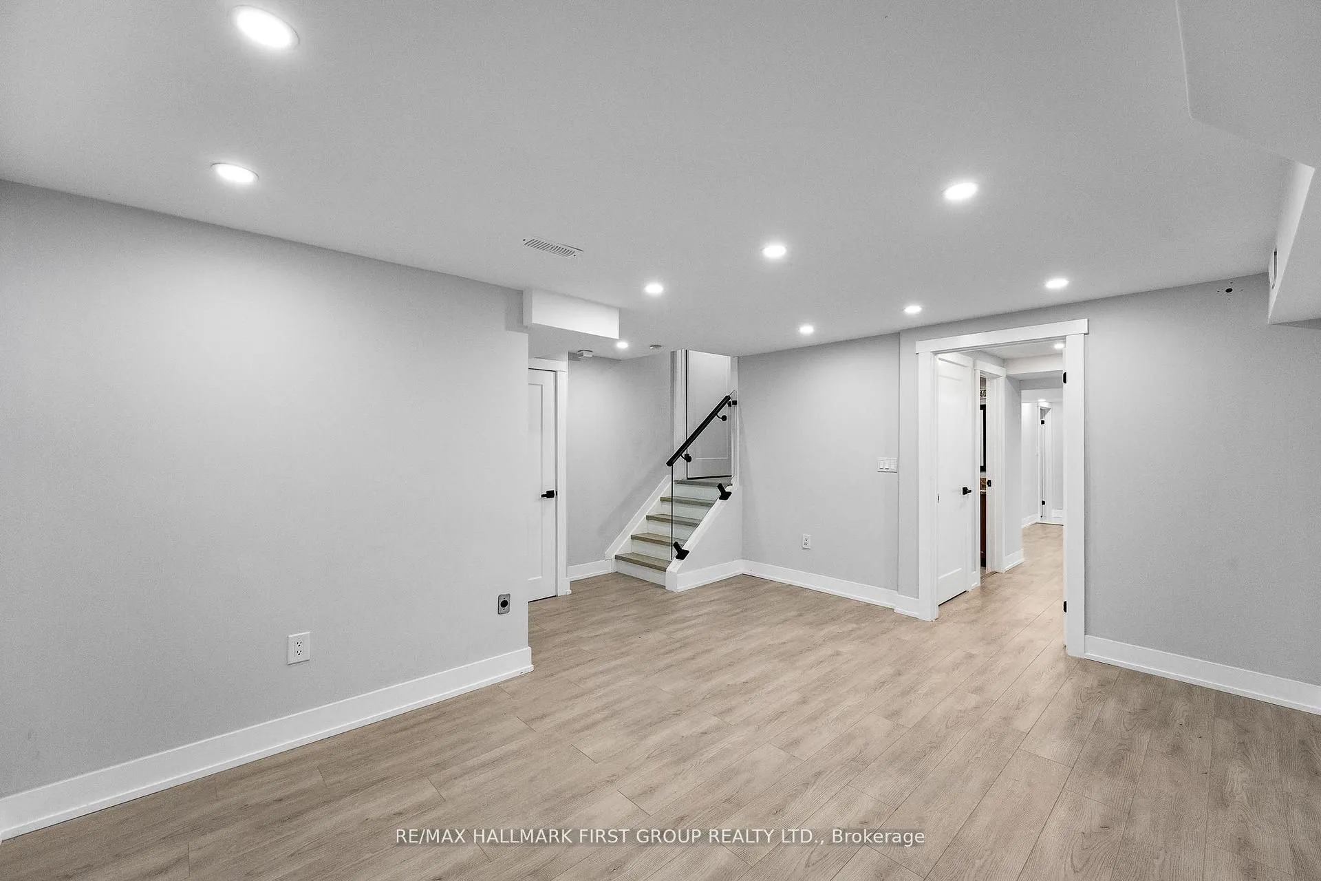 24 Grainger Crescent