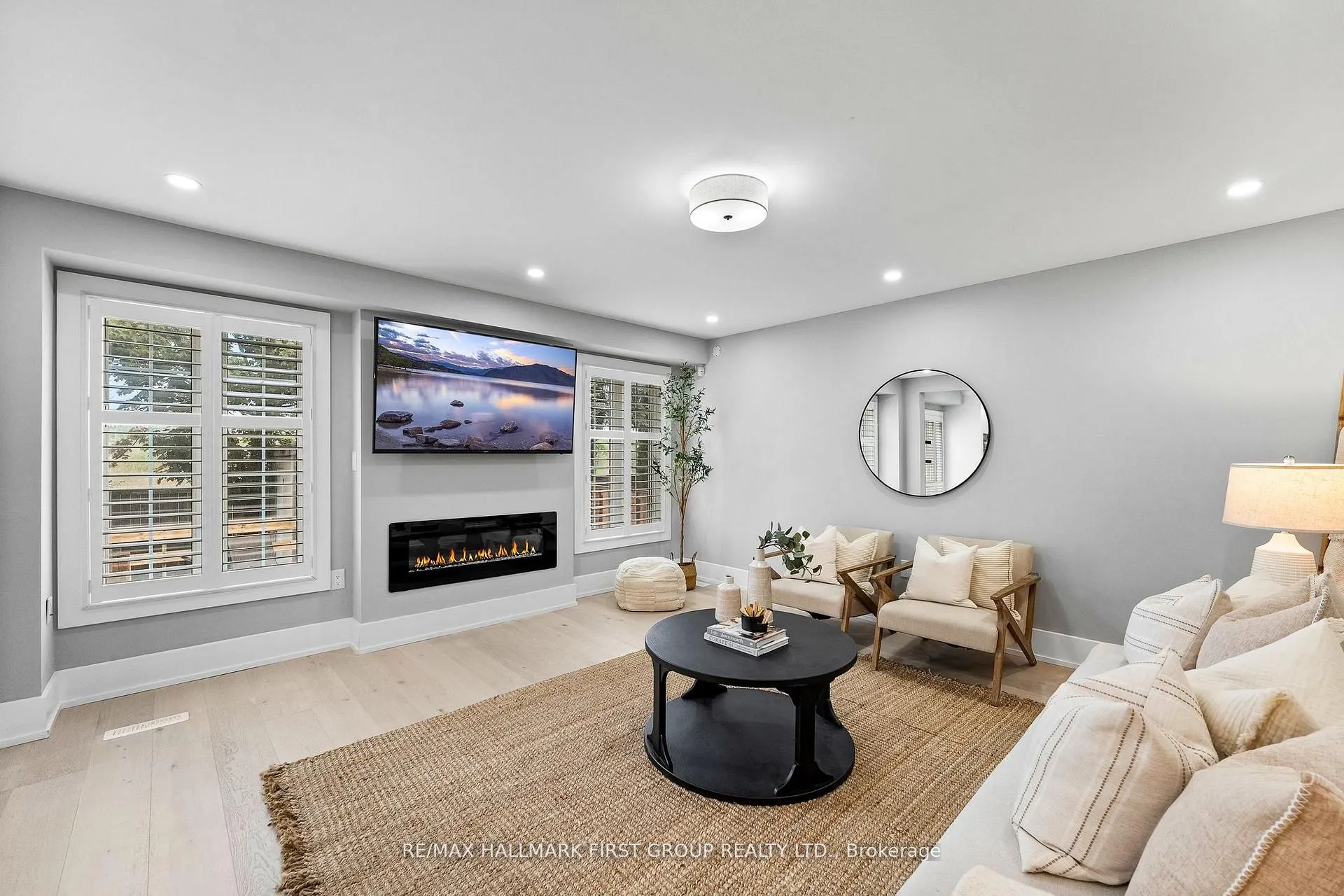 24 Grainger Crescent