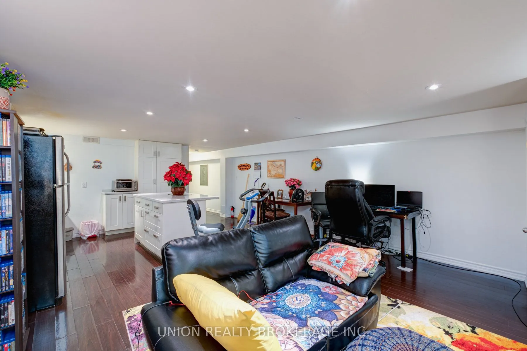 11 Bonfield Avenue