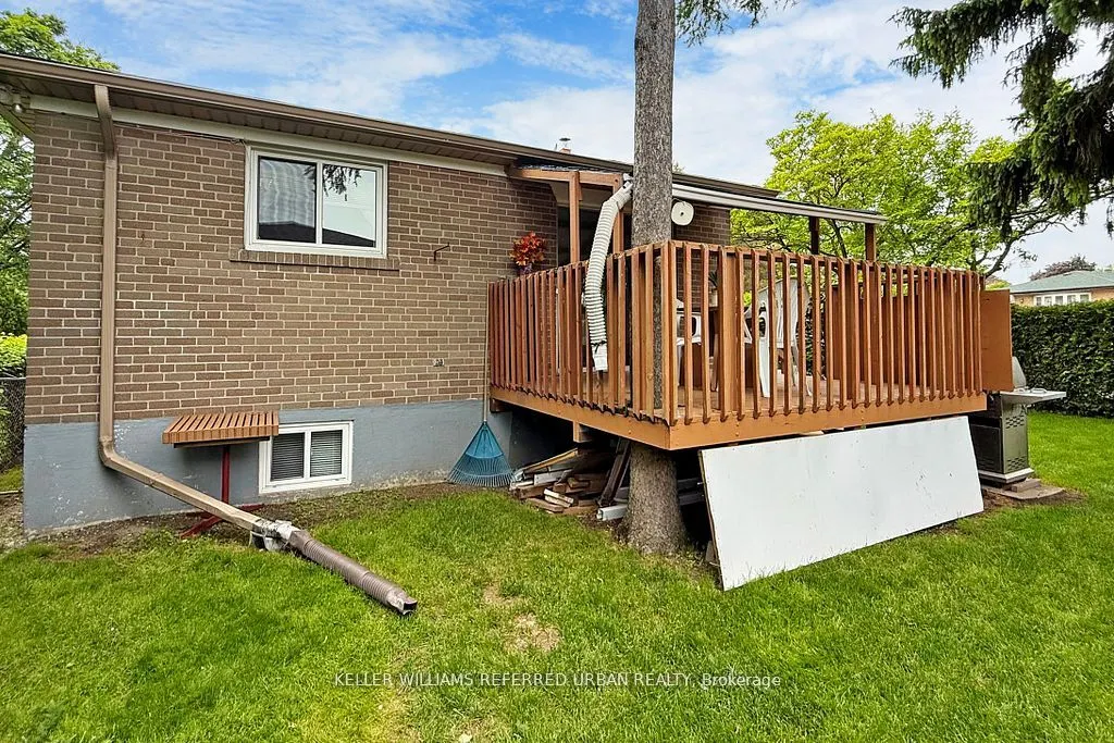 11 Midcroft Drive