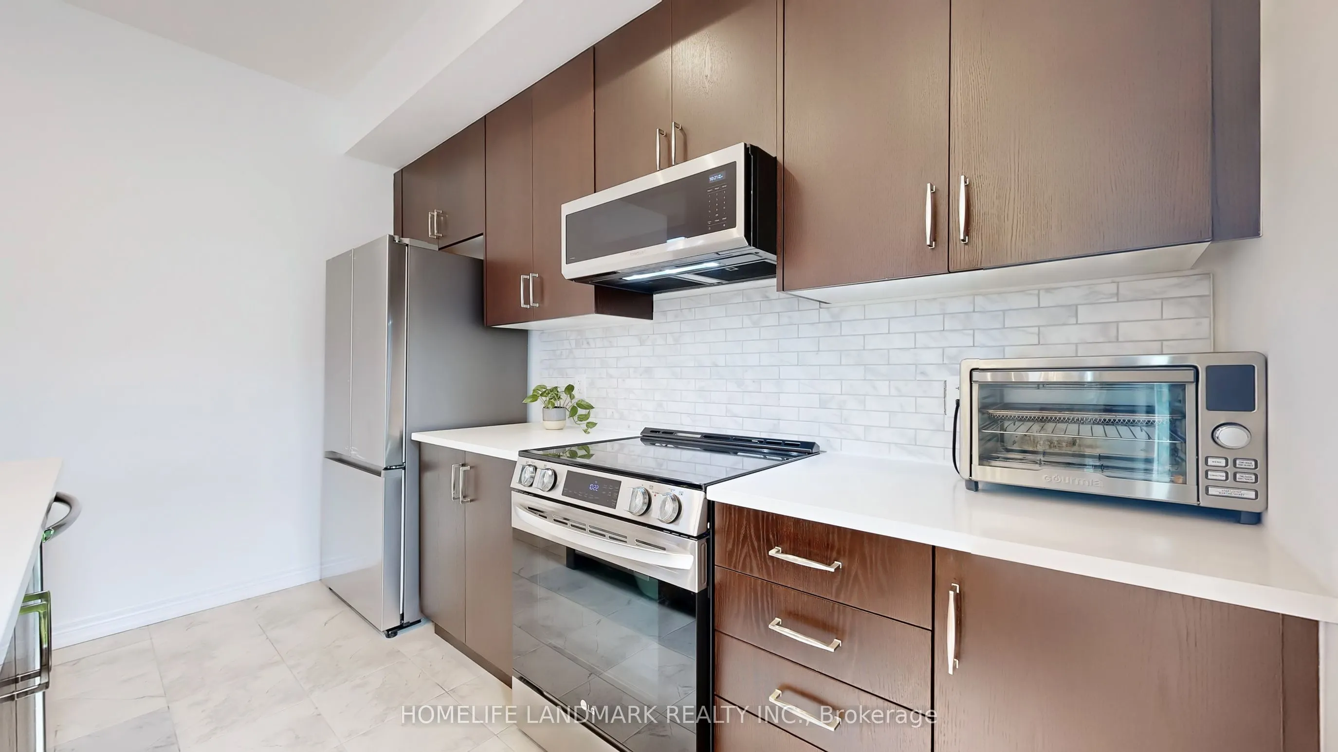 62 Sorbara Way