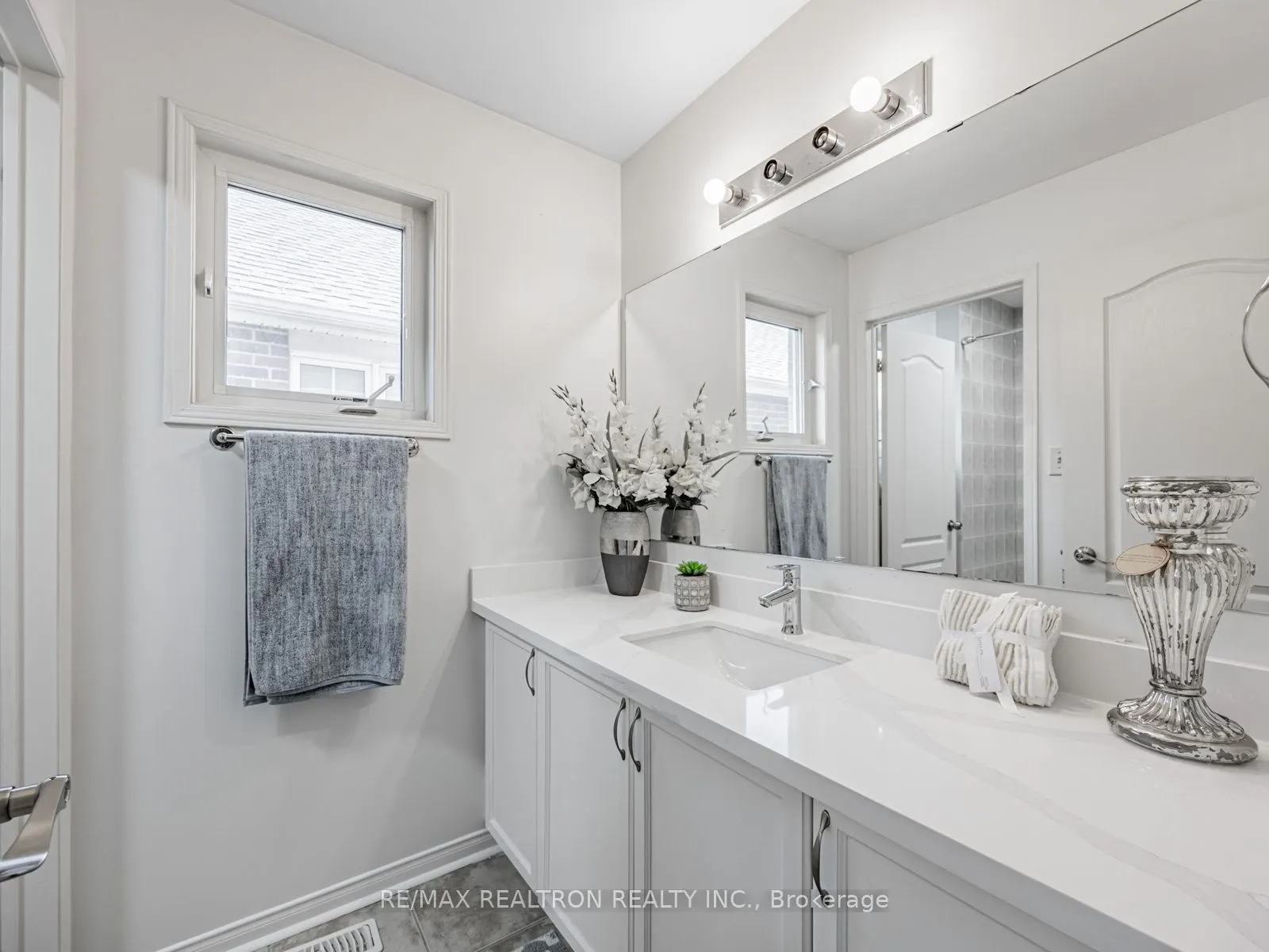 19 Clapperton Drive