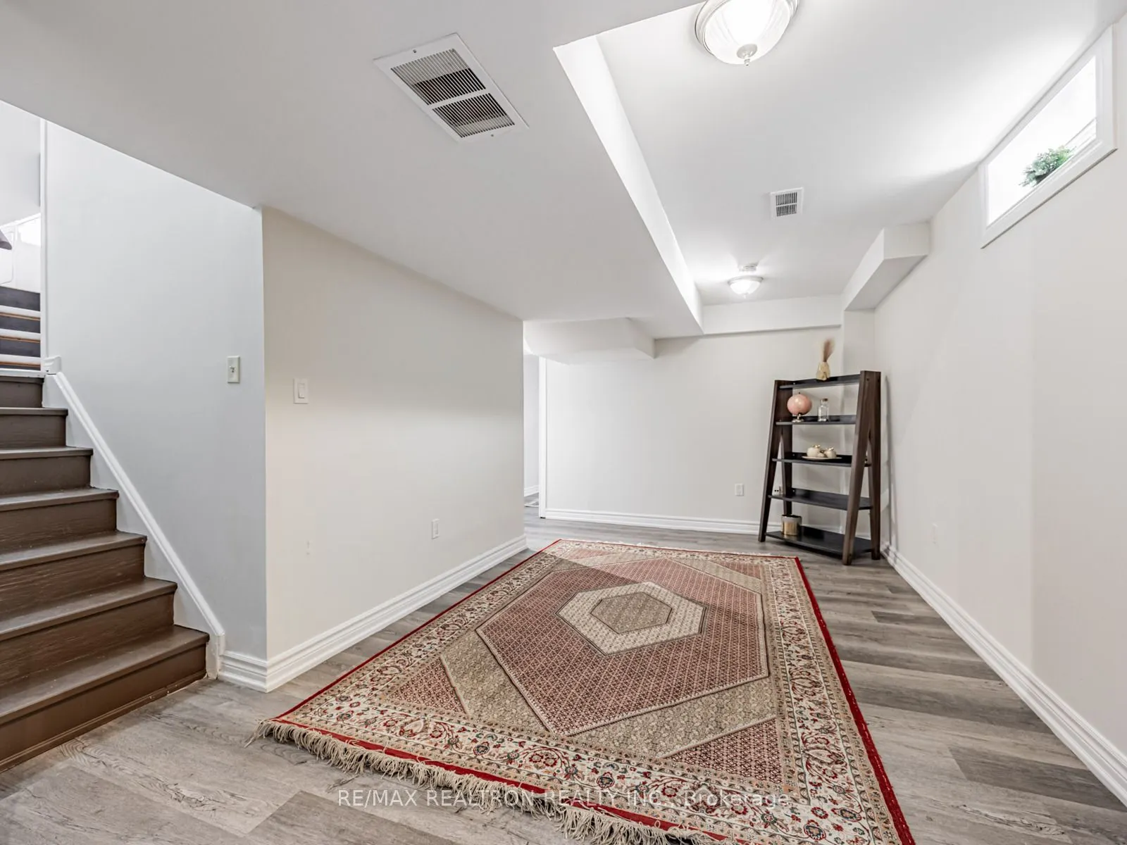 19 Clapperton Drive