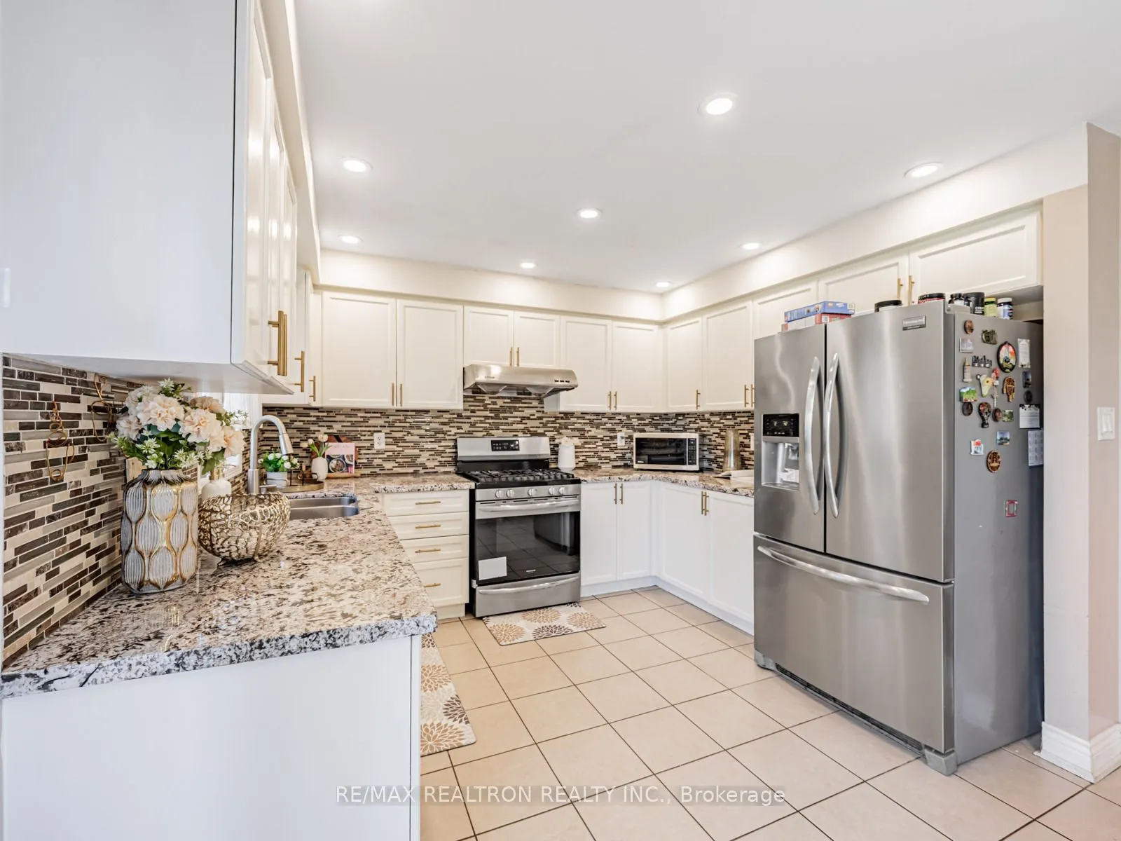 19 Clapperton Drive