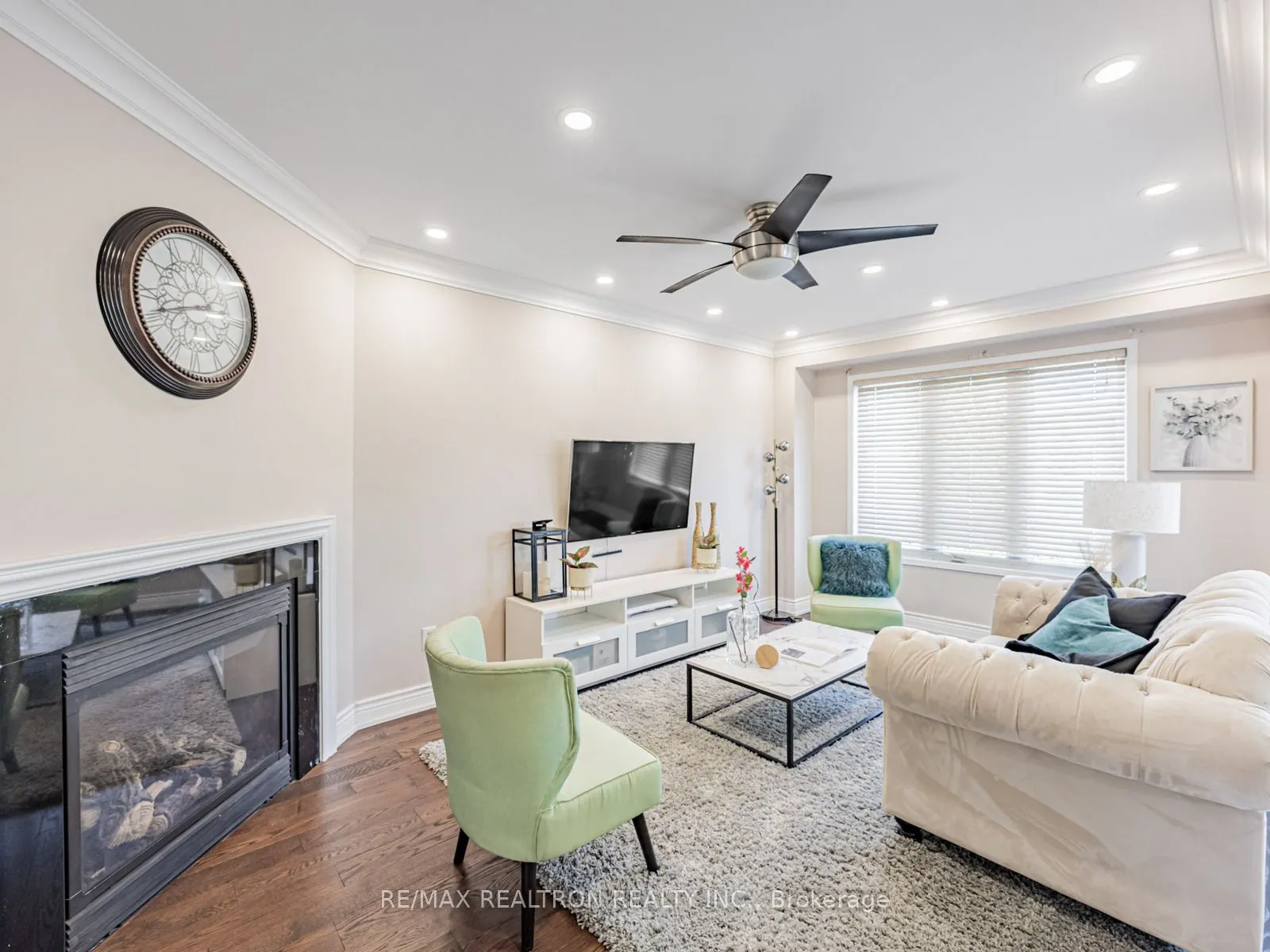 19 Clapperton Drive