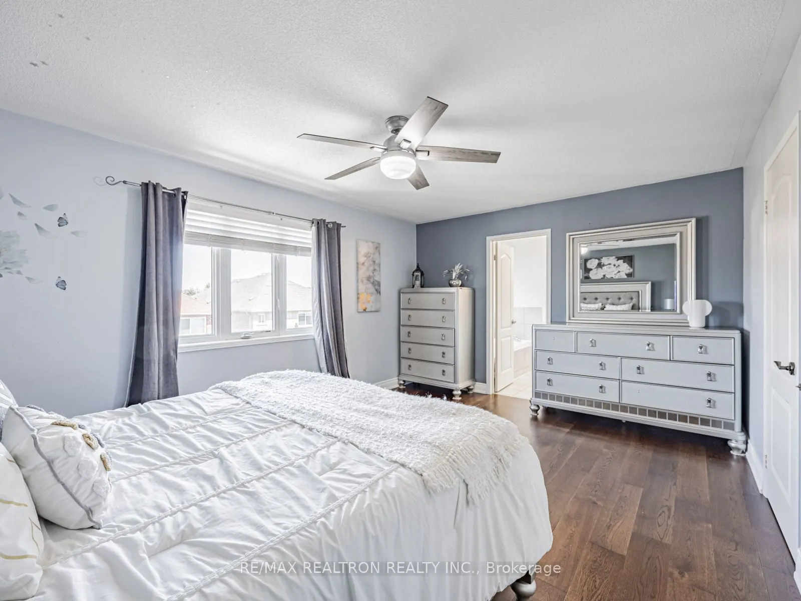 19 Clapperton Drive
