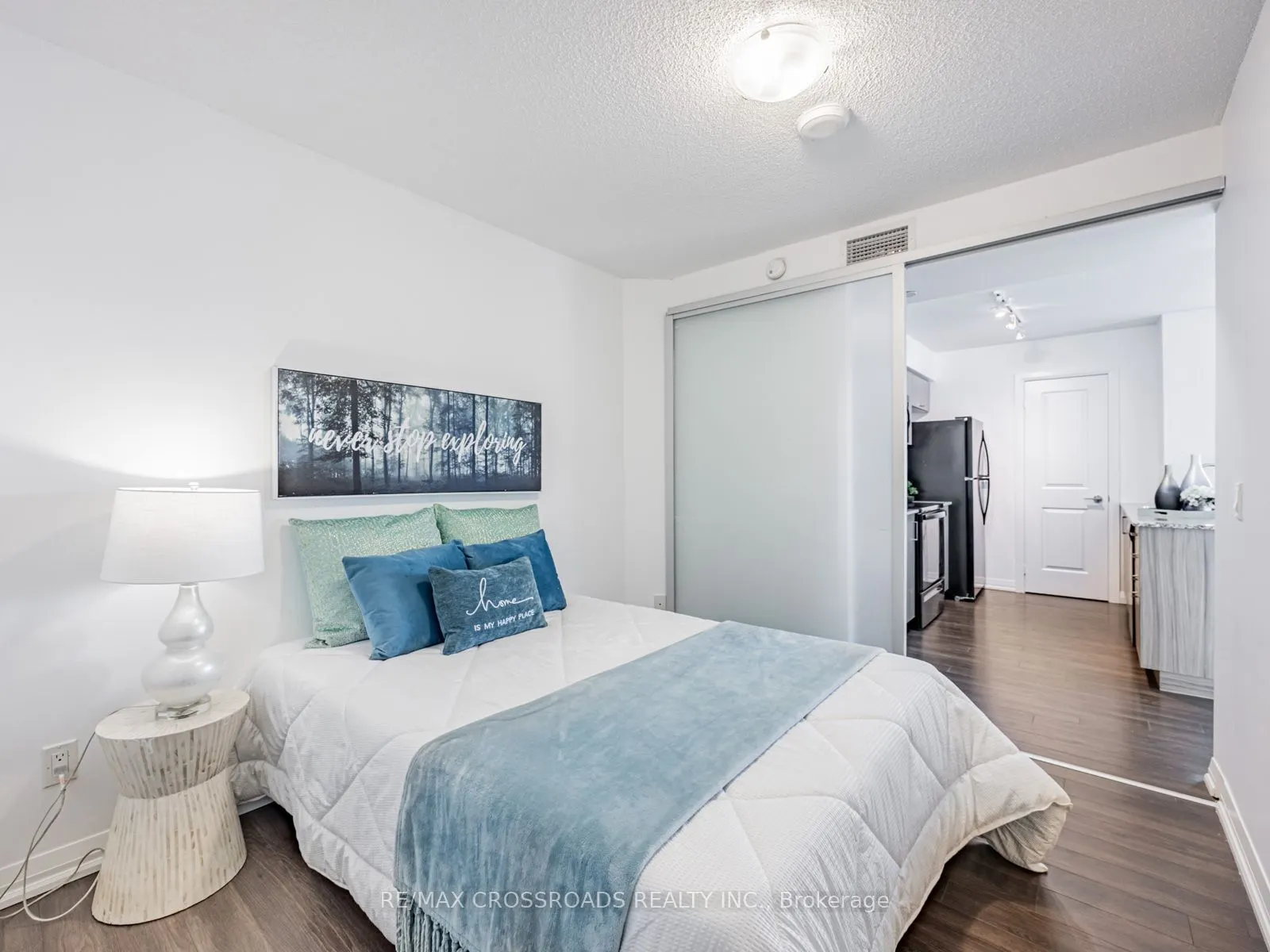 30 Meadowglen Place, #220