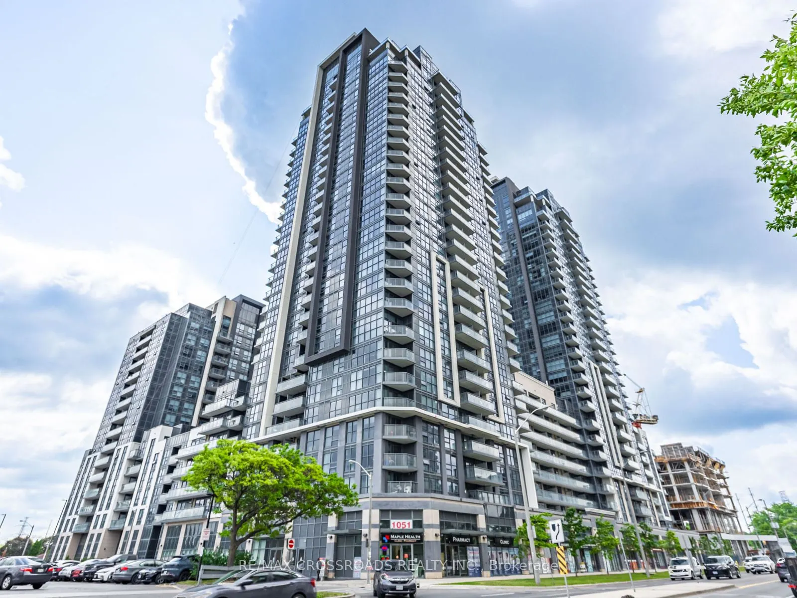 30 Meadowglen Place, #220